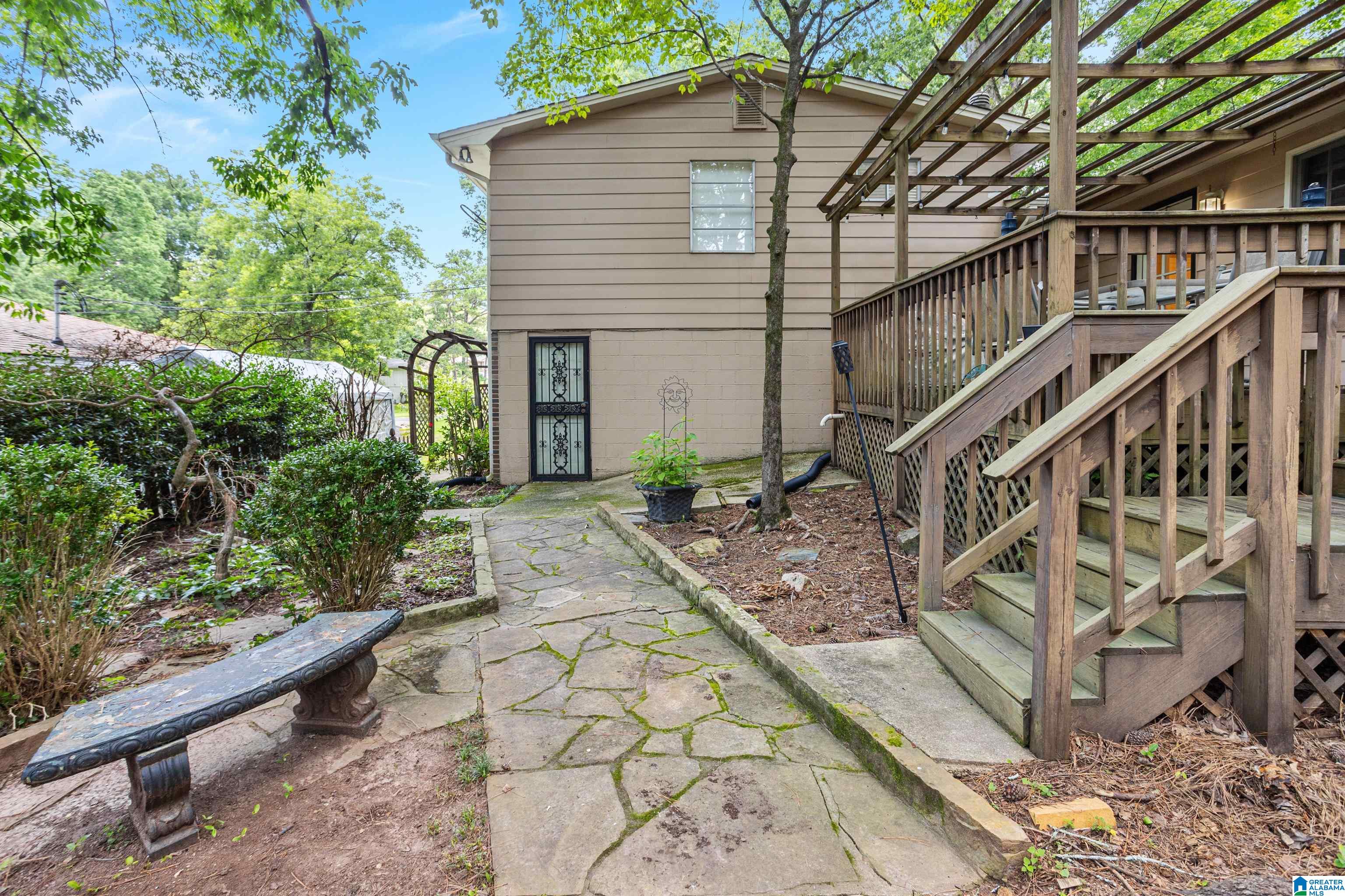 809 SHERWOOD FOREST DRIVE