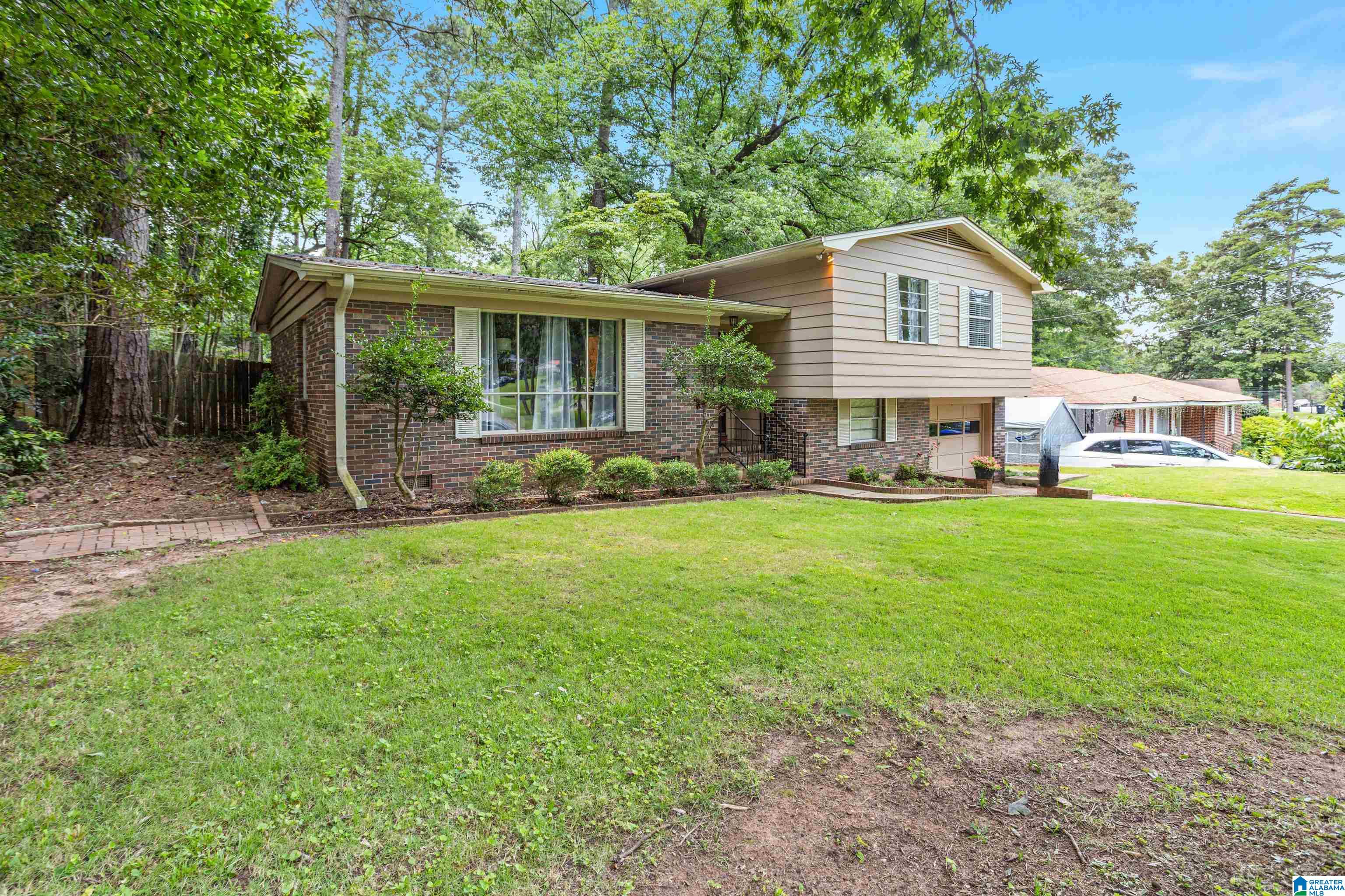 809 SHERWOOD FOREST DRIVE