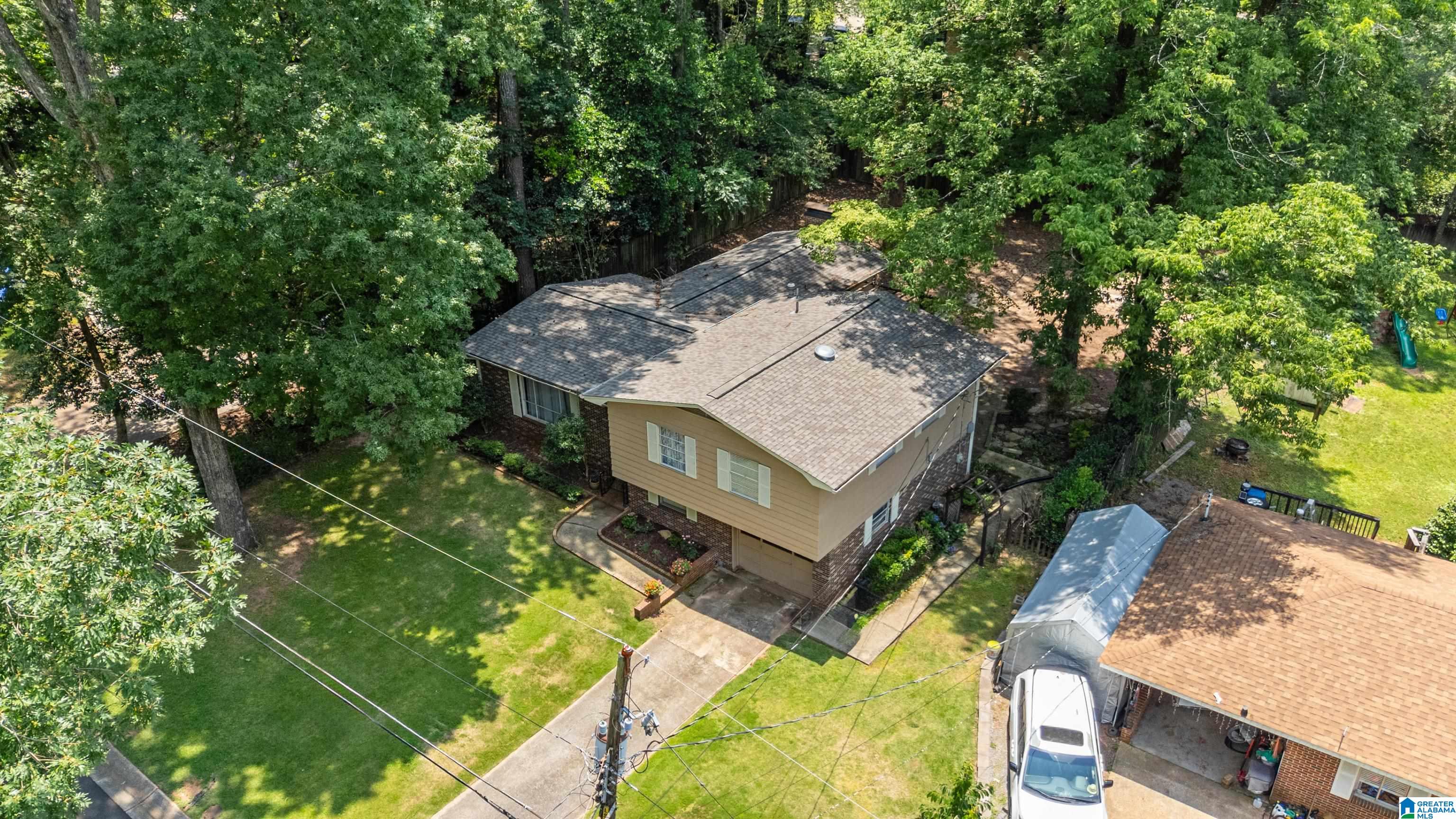 809 SHERWOOD FOREST DRIVE