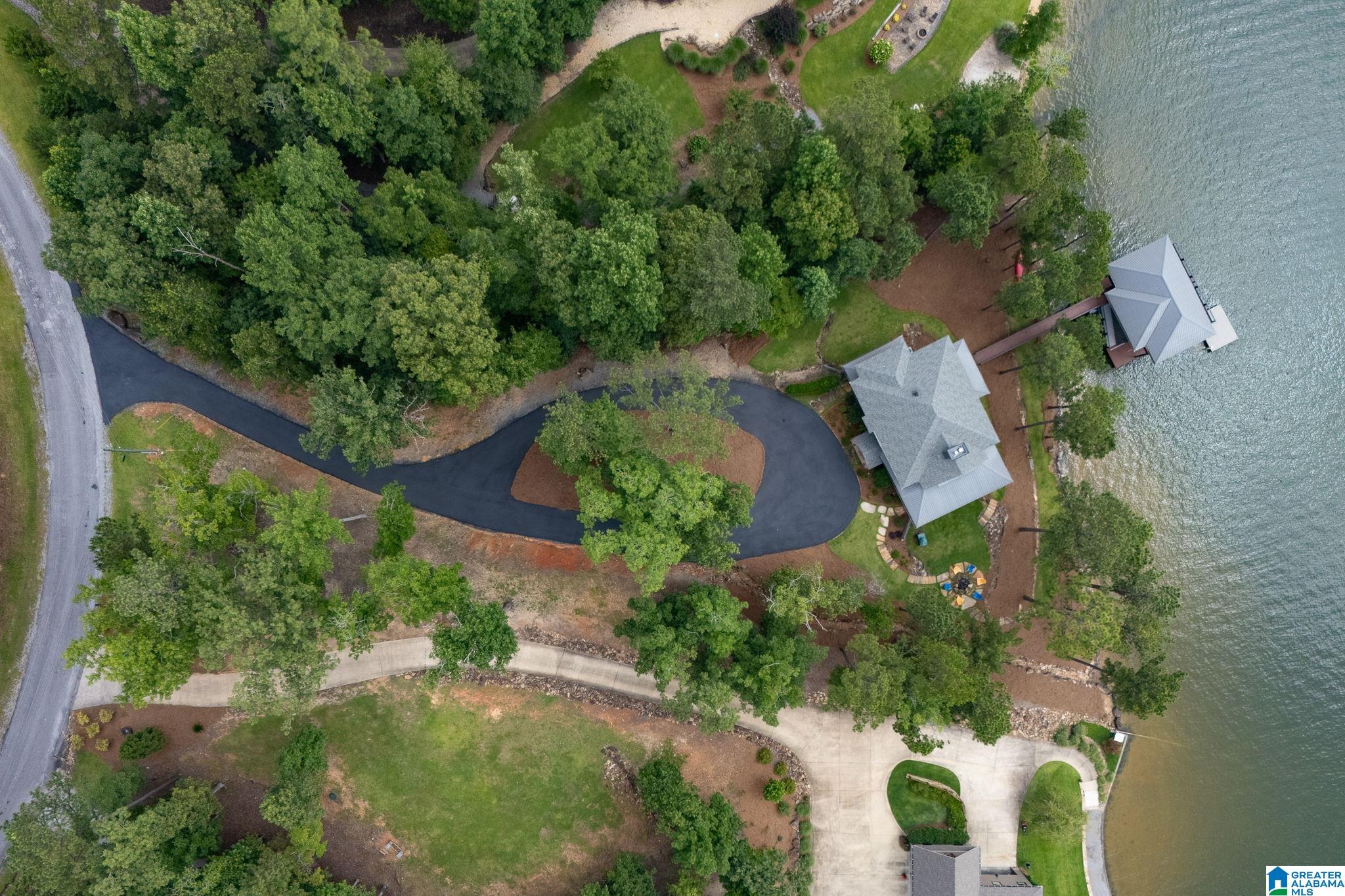 684 AMBER DRIVE