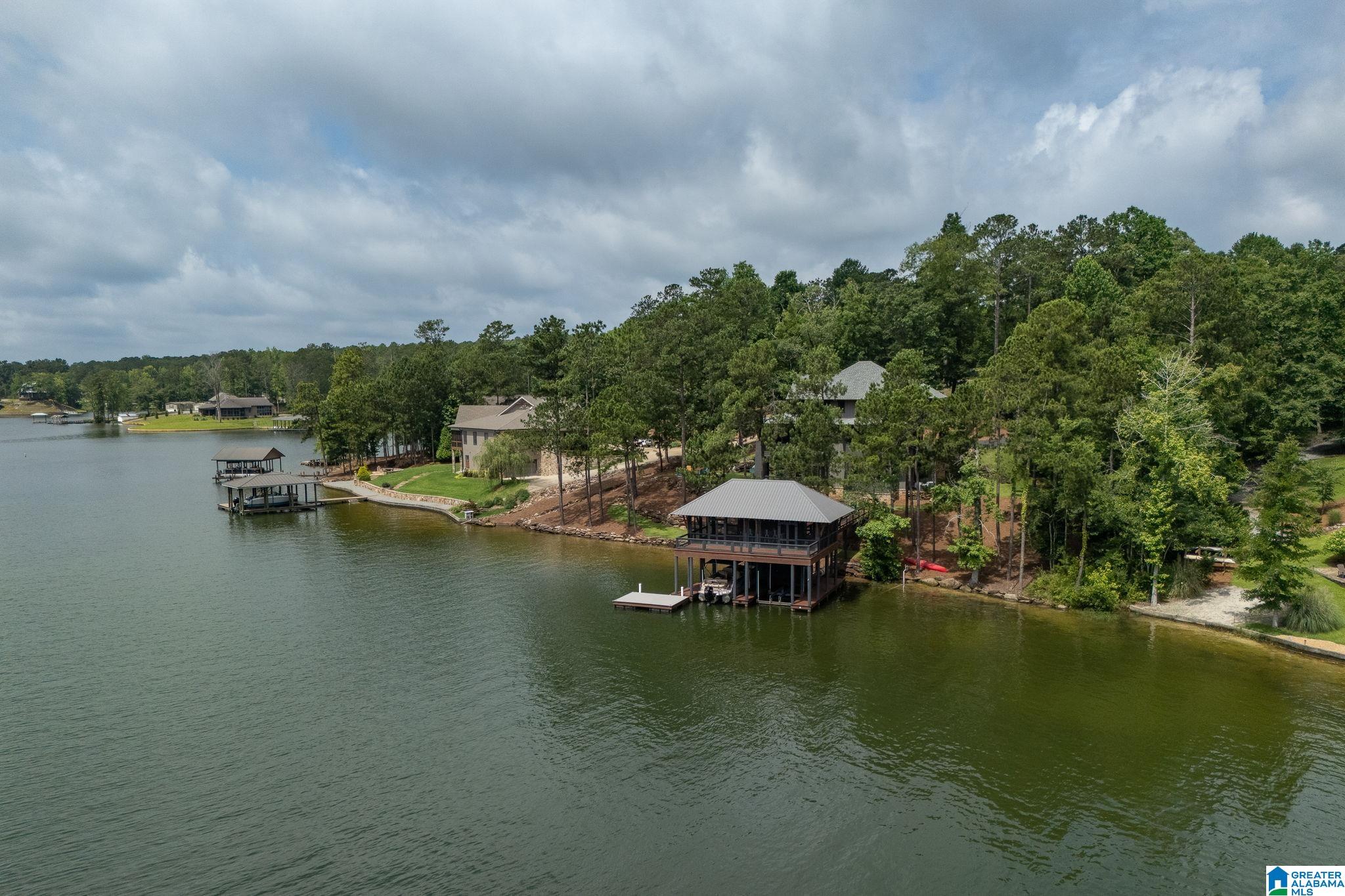 684 AMBER DRIVE