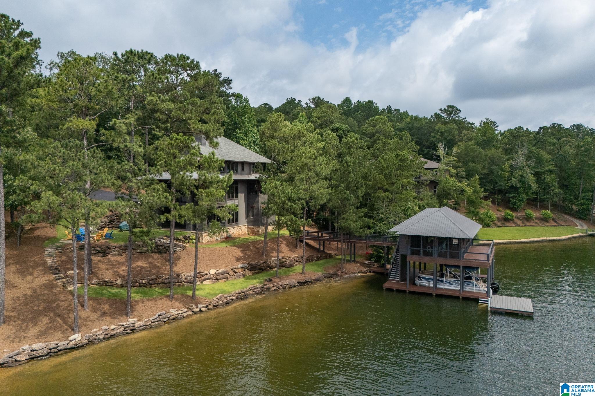 684 AMBER DRIVE