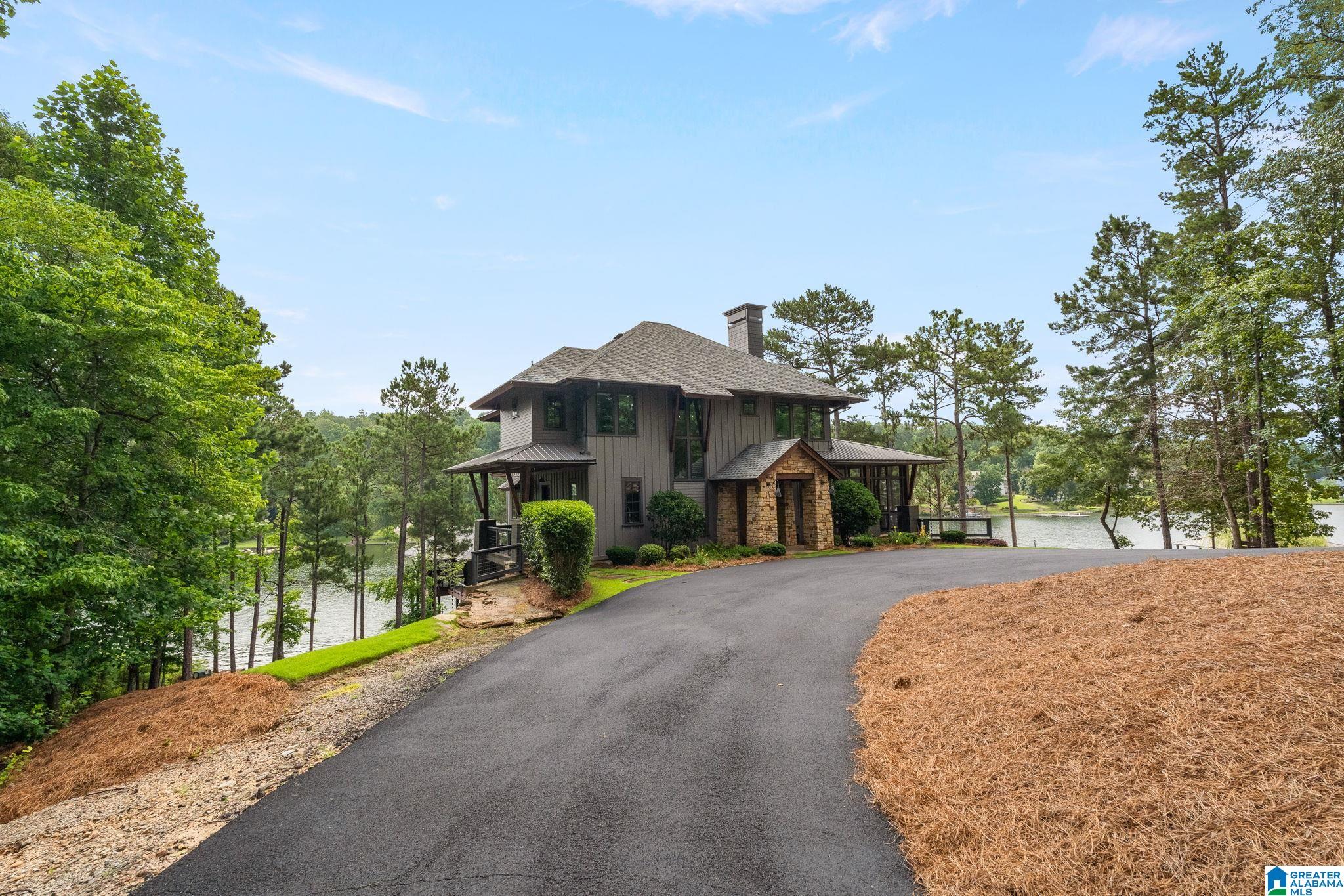 684 AMBER DRIVE