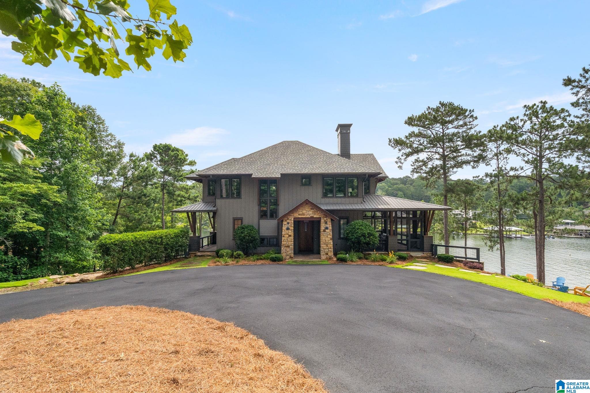 684 AMBER DRIVE