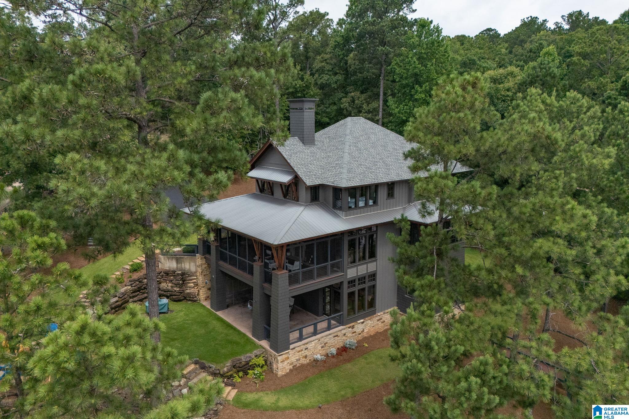 684 AMBER DRIVE