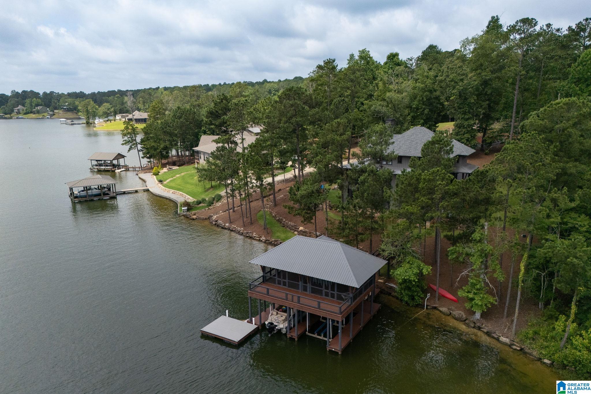 684 AMBER DRIVE