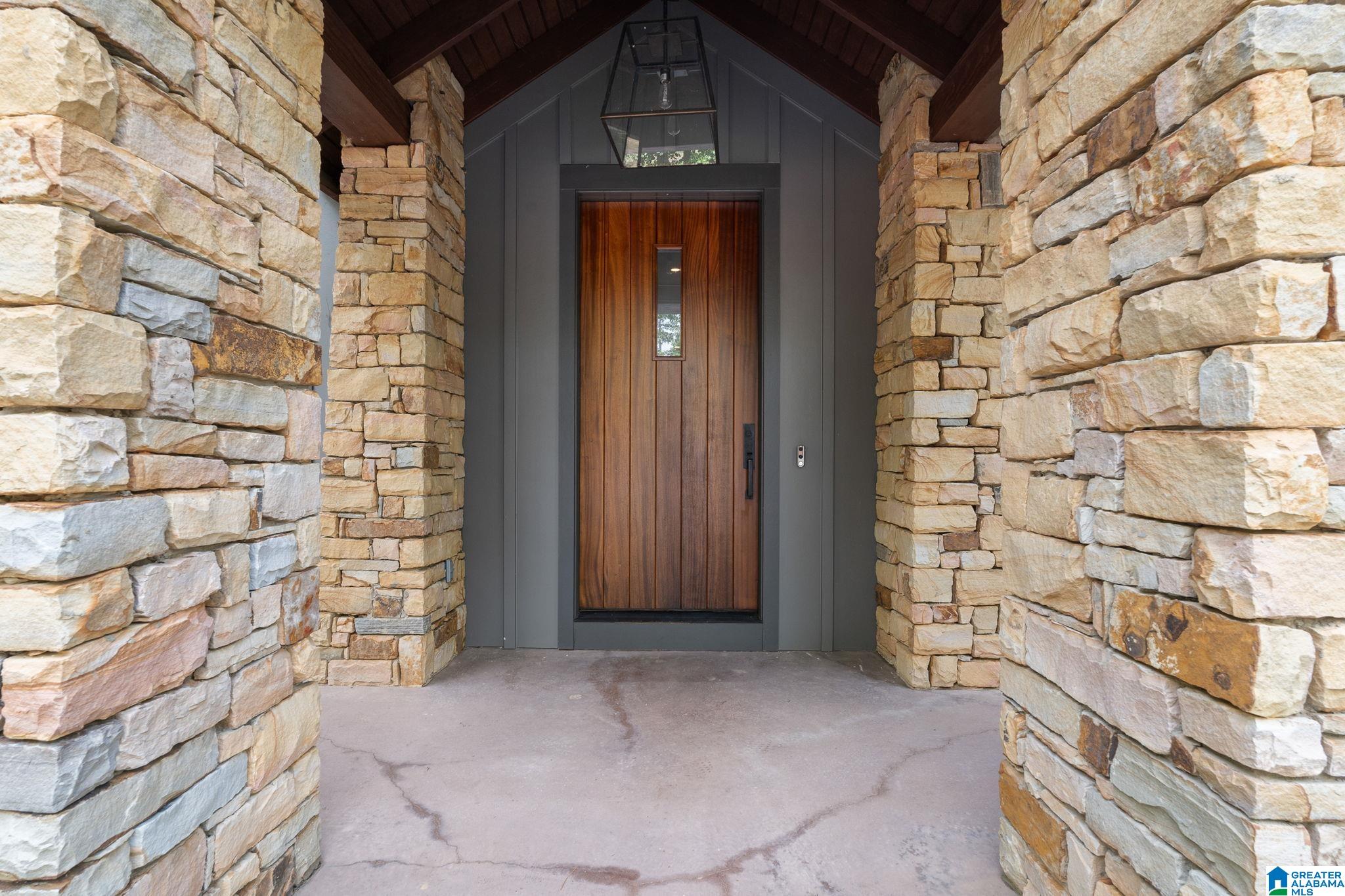 684 AMBER DRIVE