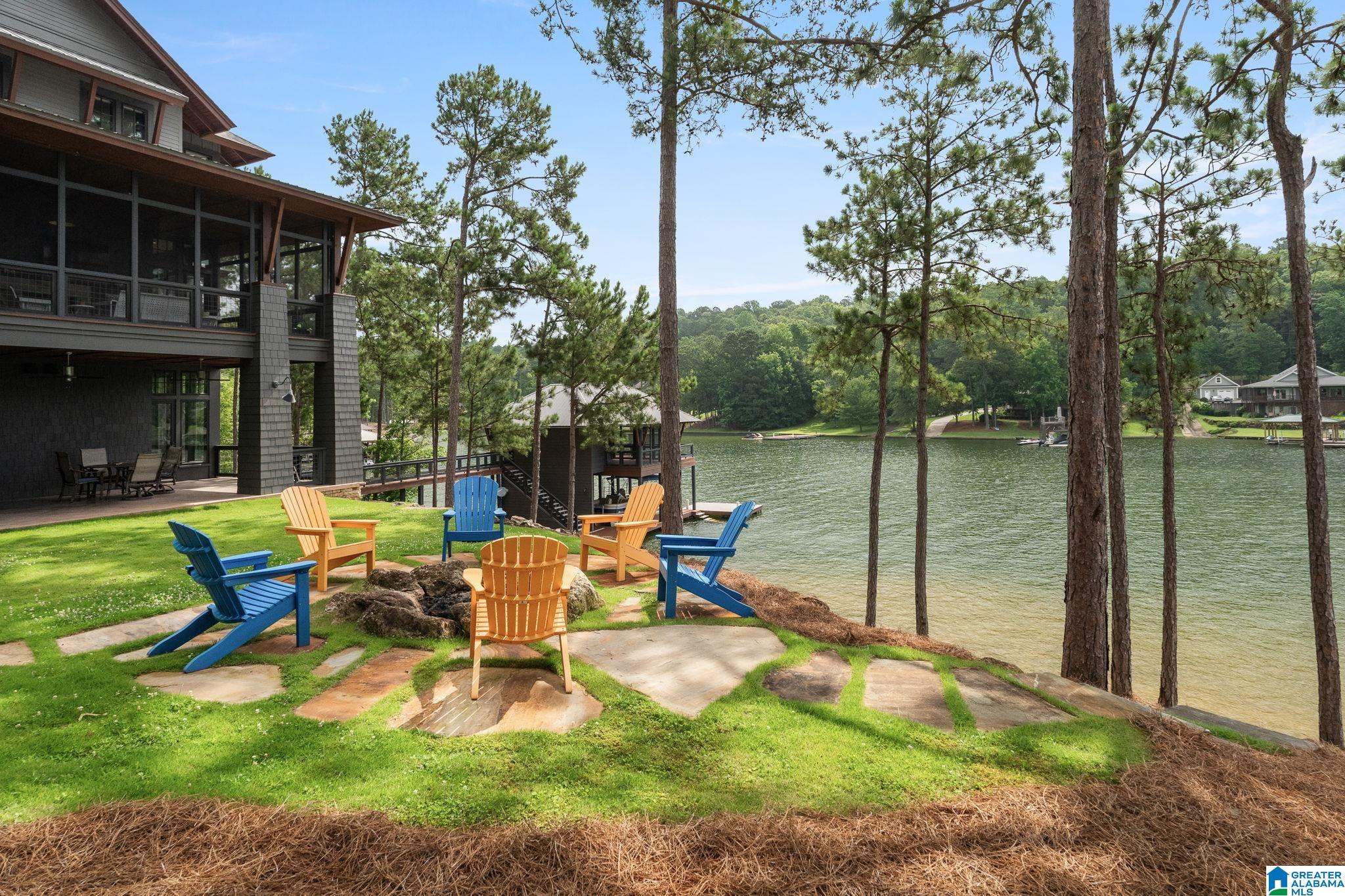 684 AMBER DRIVE
