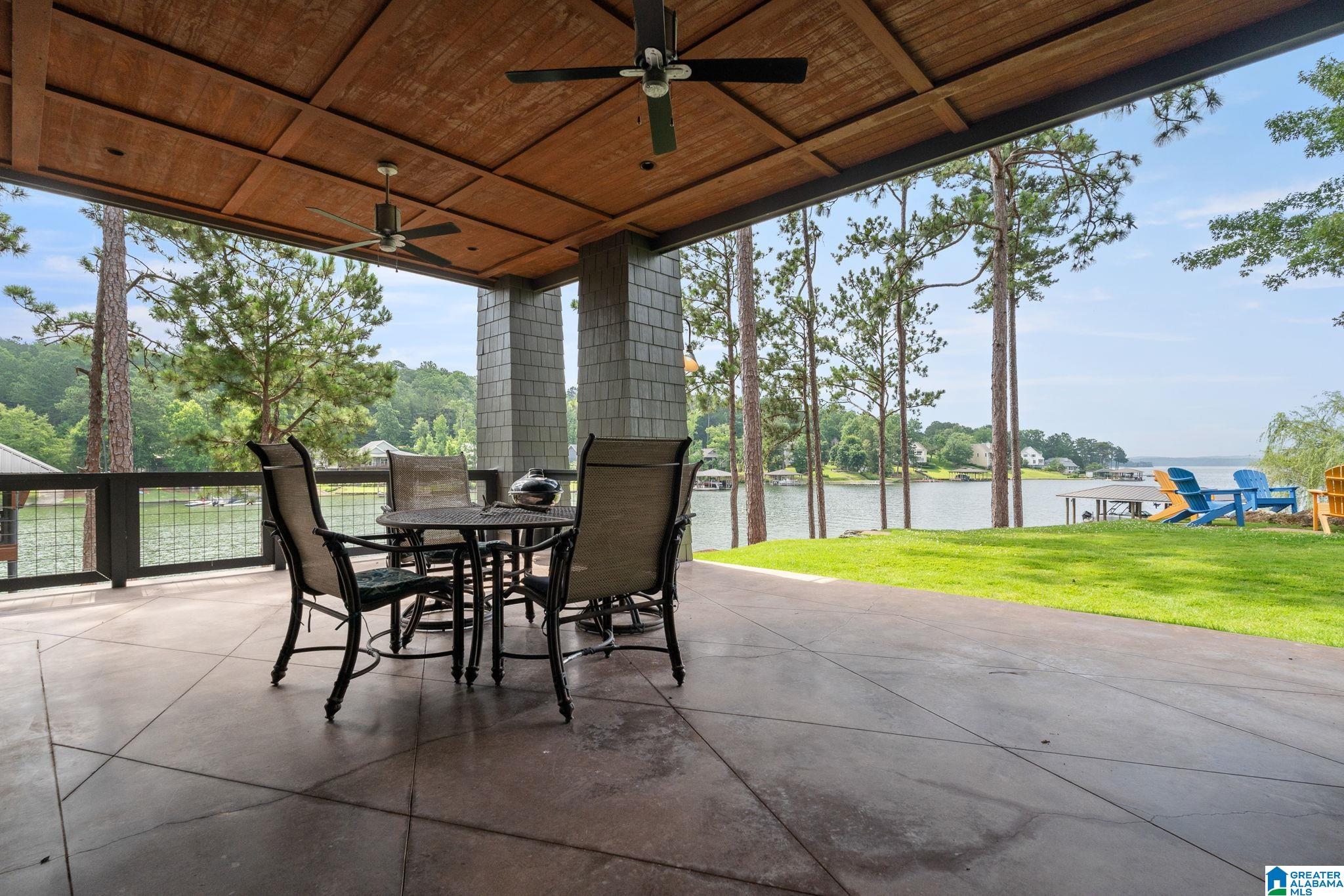 684 AMBER DRIVE