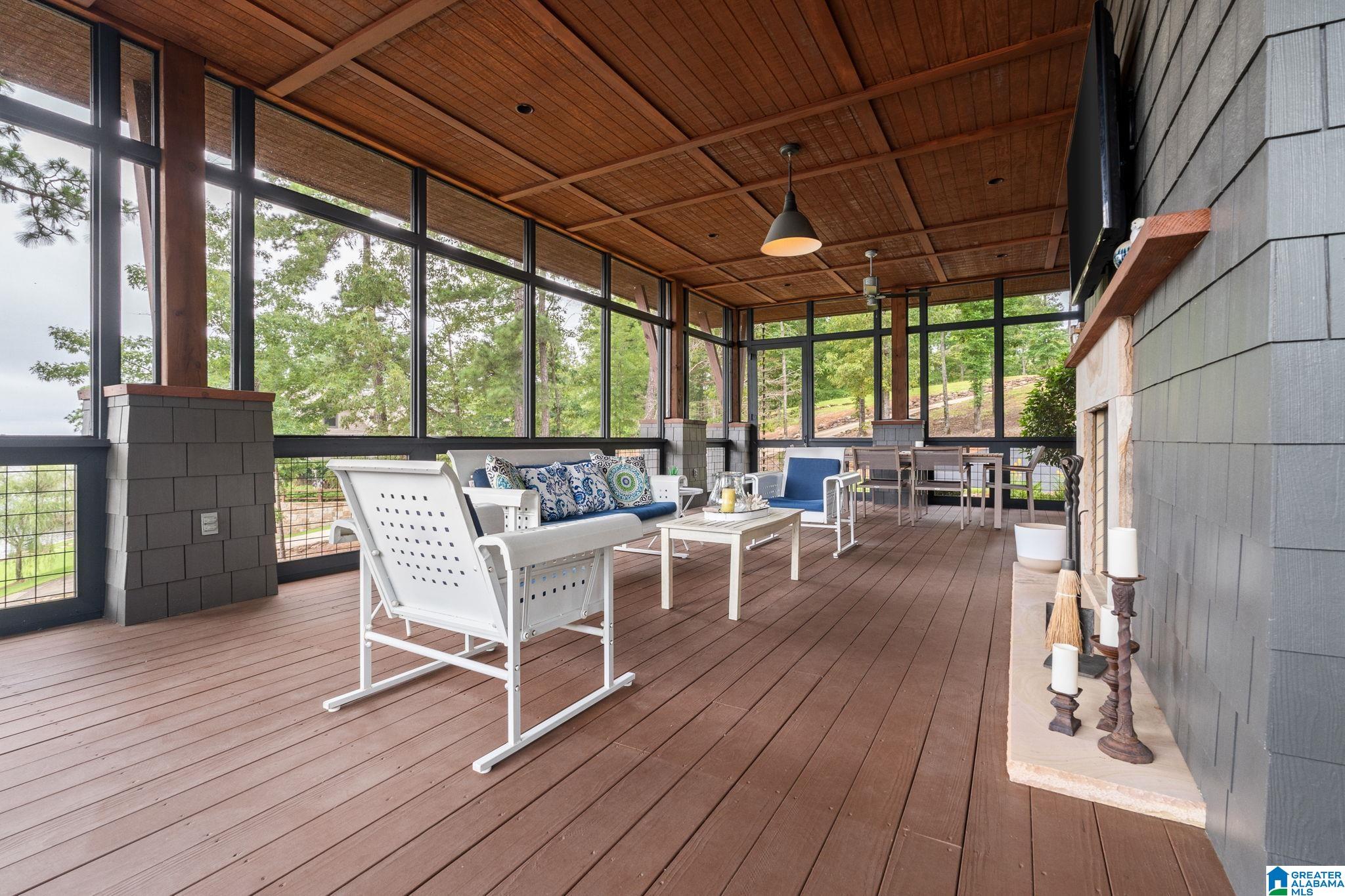 684 AMBER DRIVE