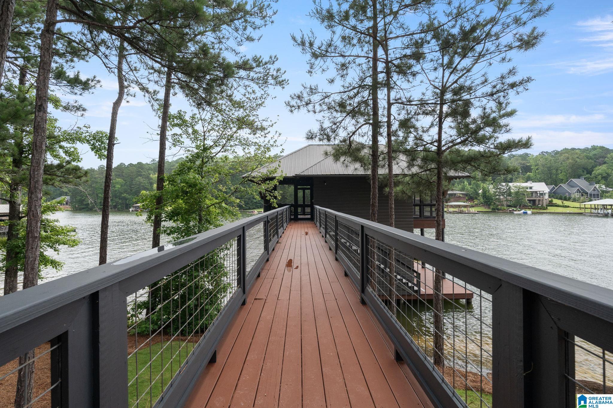 684 AMBER DRIVE