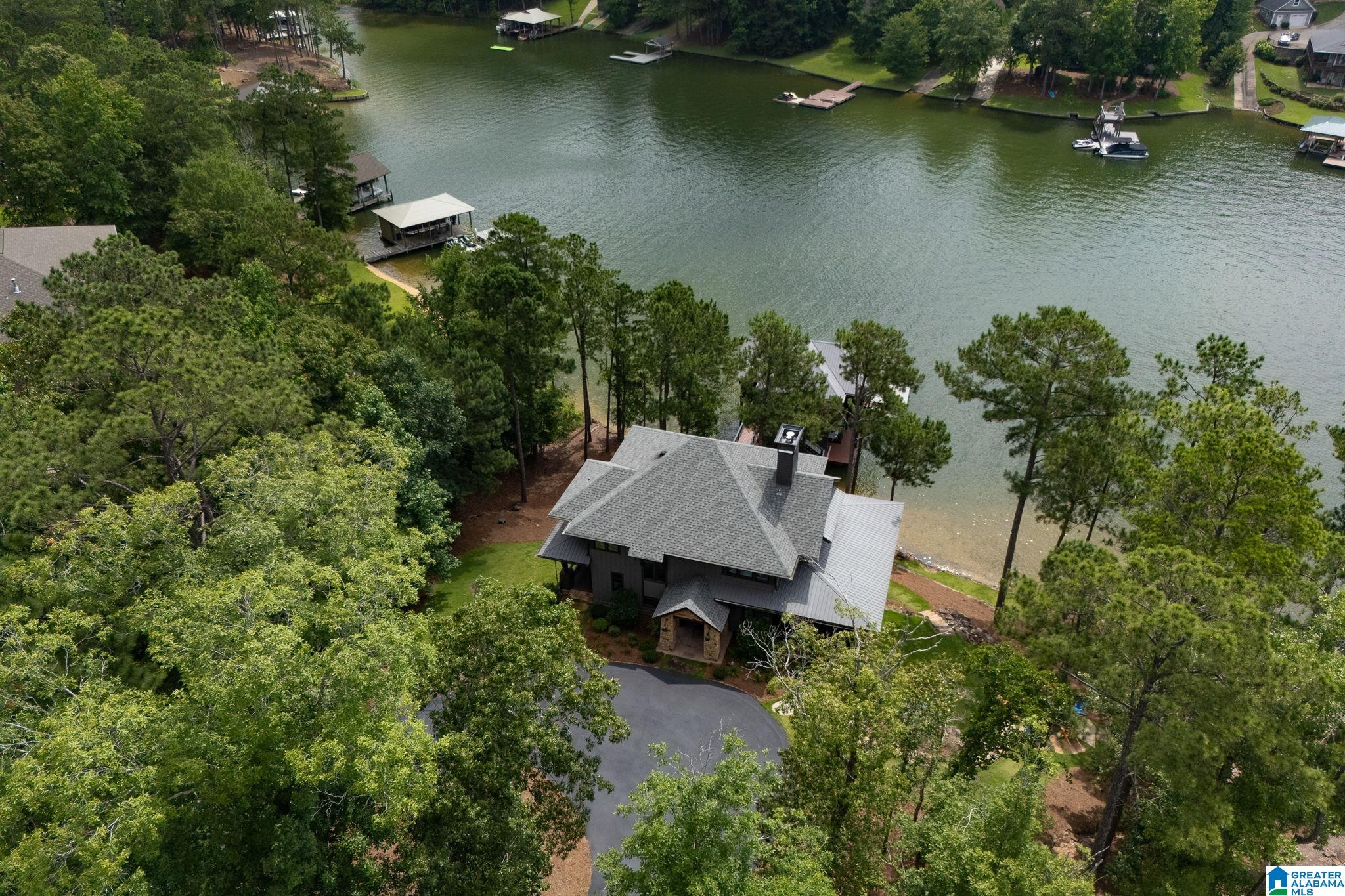 684 AMBER DRIVE