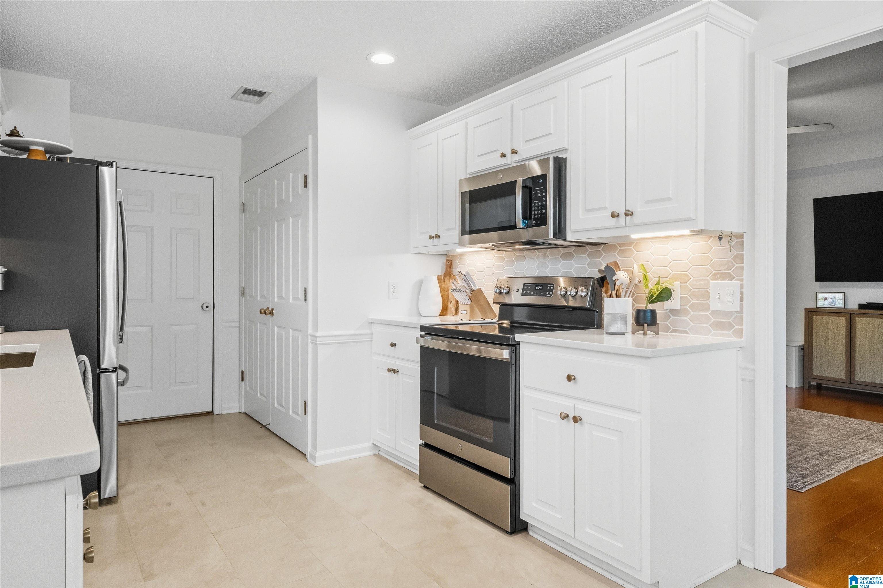 226 MEADOWLARK DRIVE
