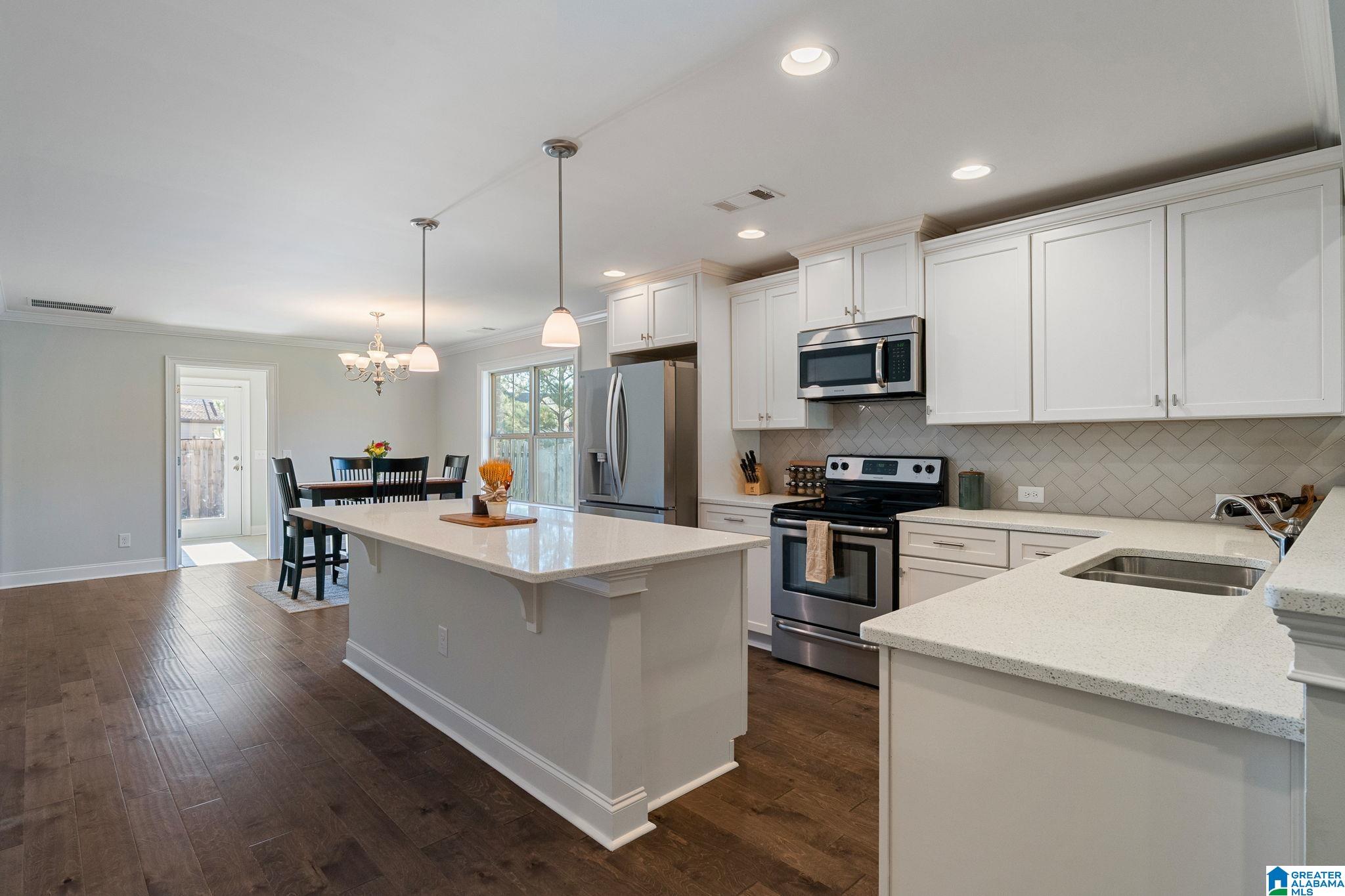 2089 PARK BEND