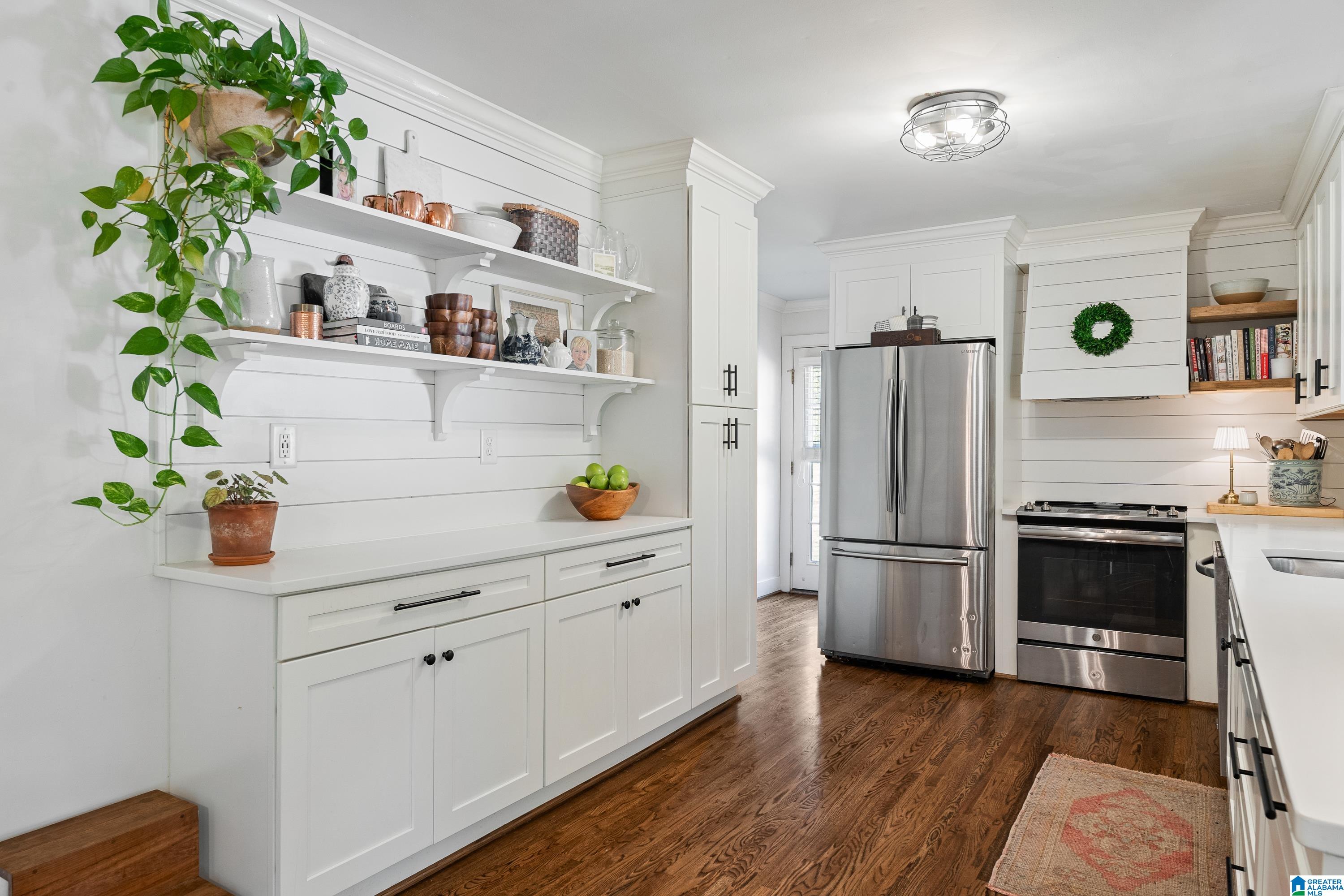 1400 HOLLY OAK DRIVE