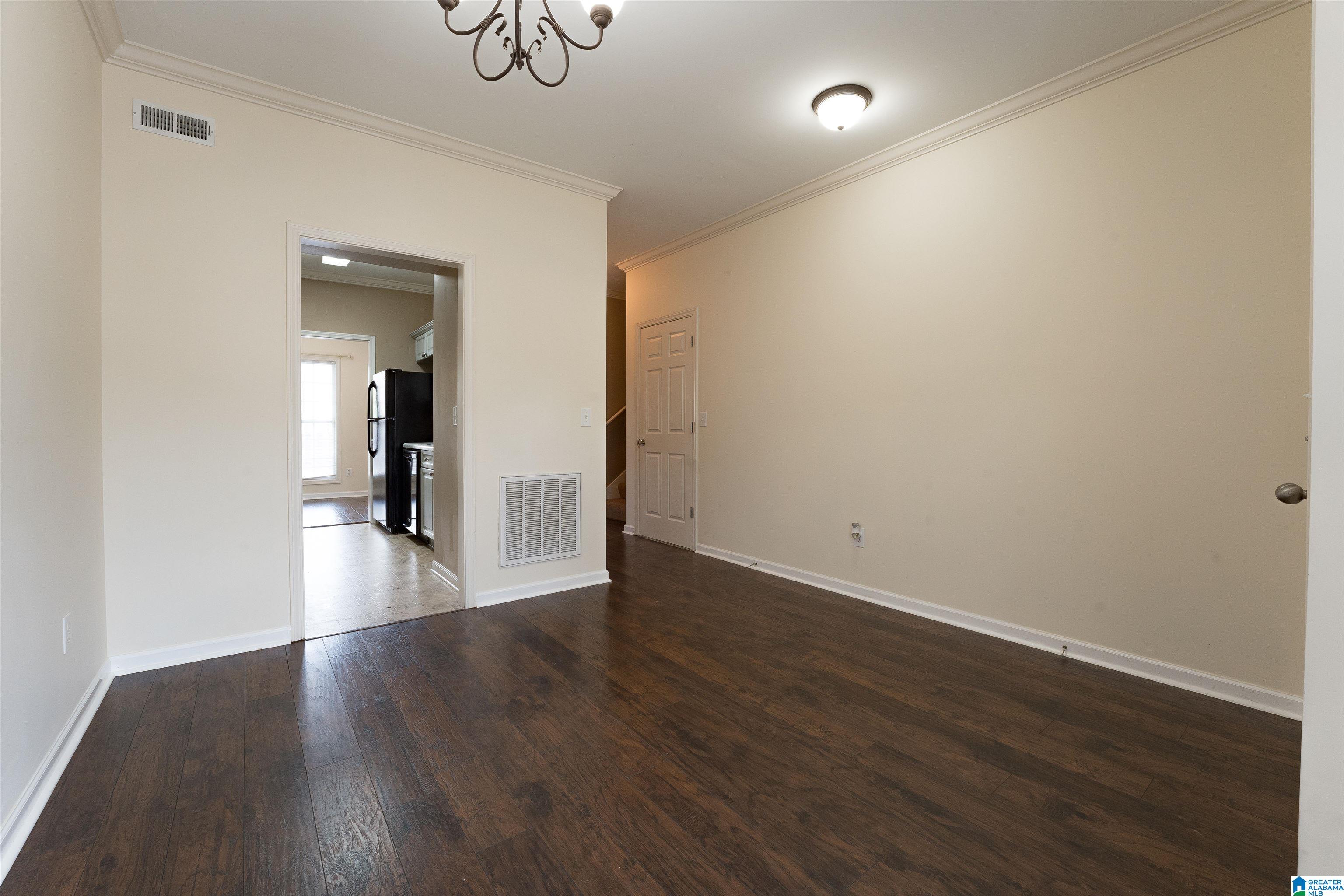 2320 CROWNS LANE