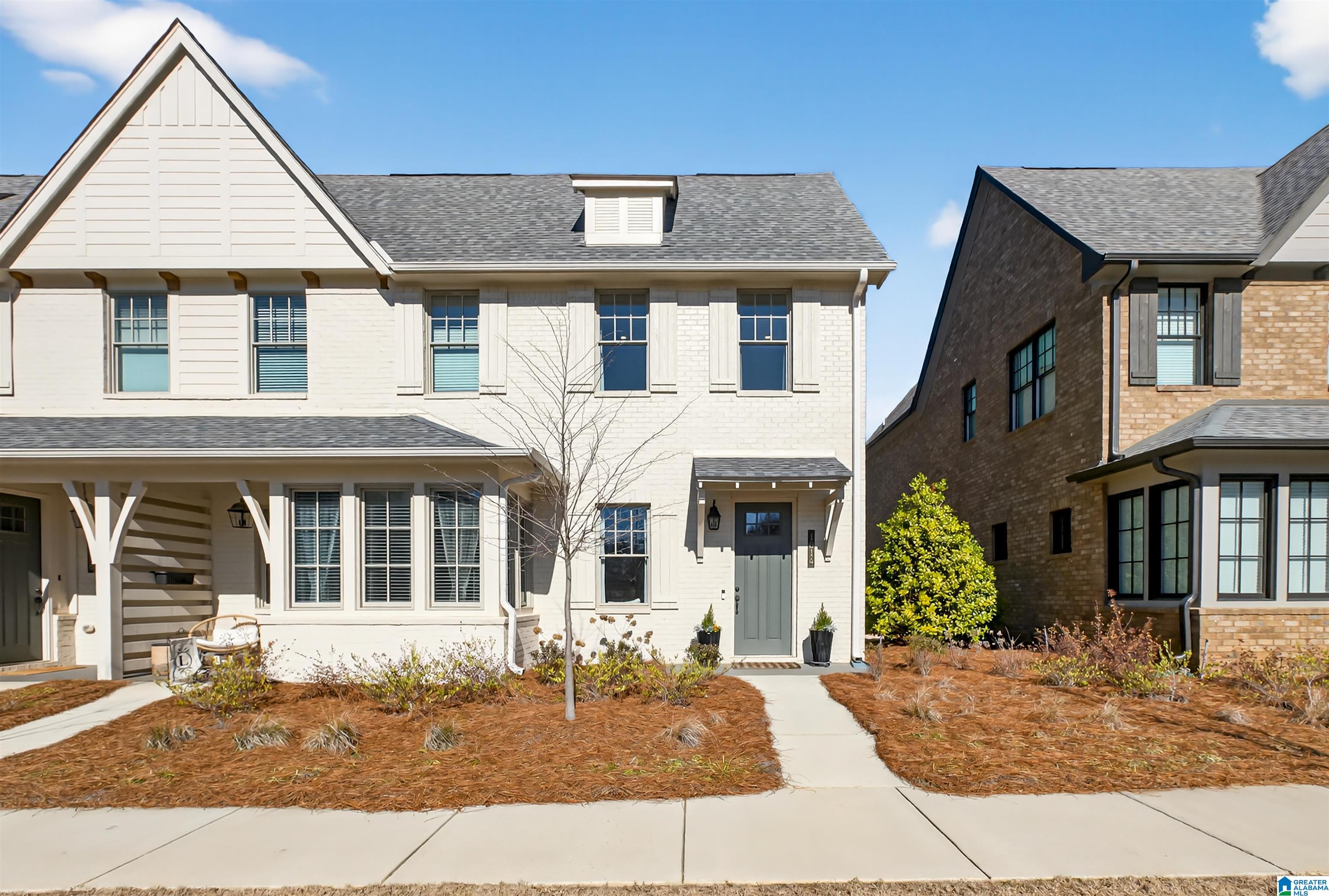 1014 WINDSOR DRIVE