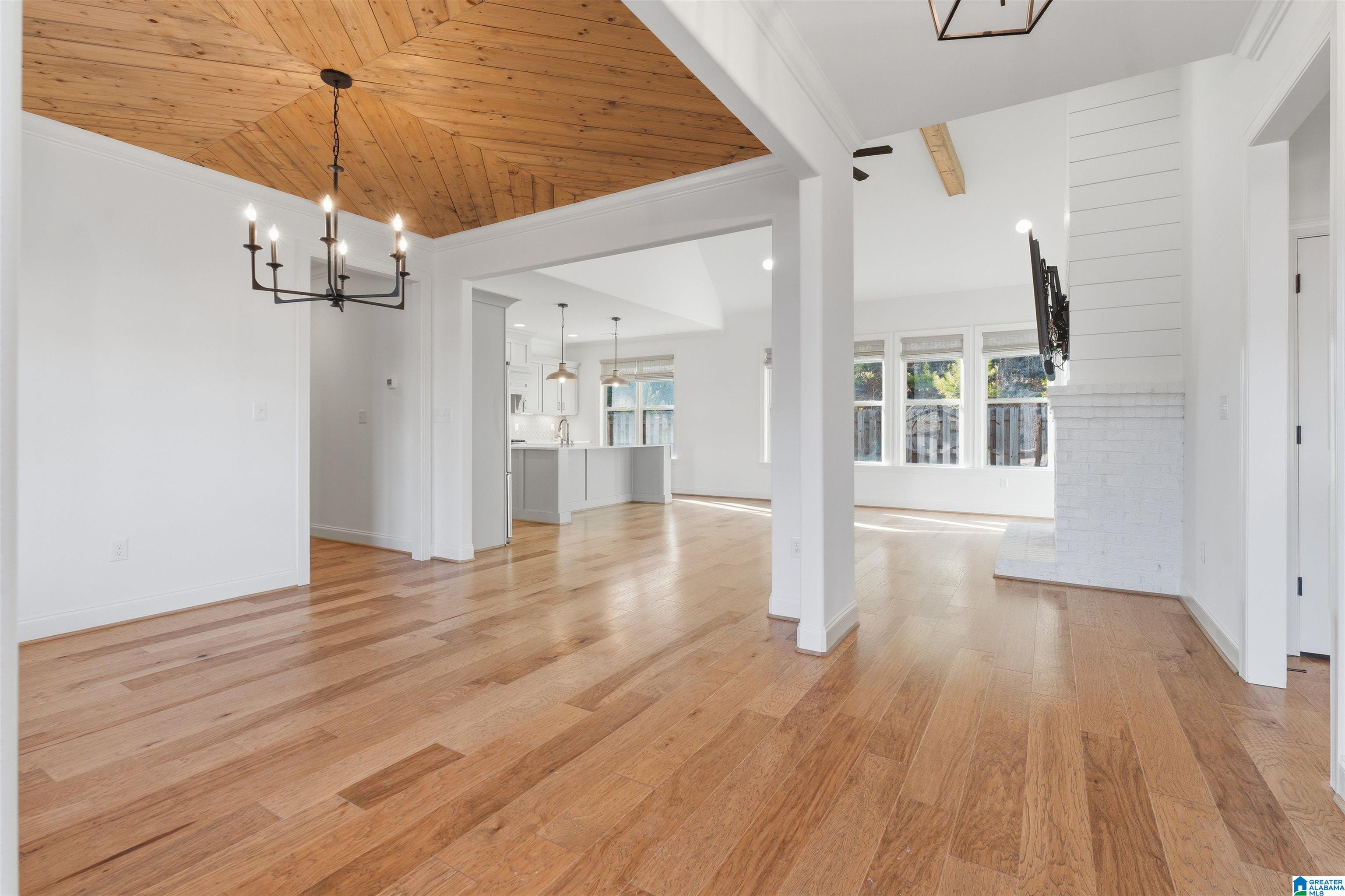 213 KINROSS CIRCLE