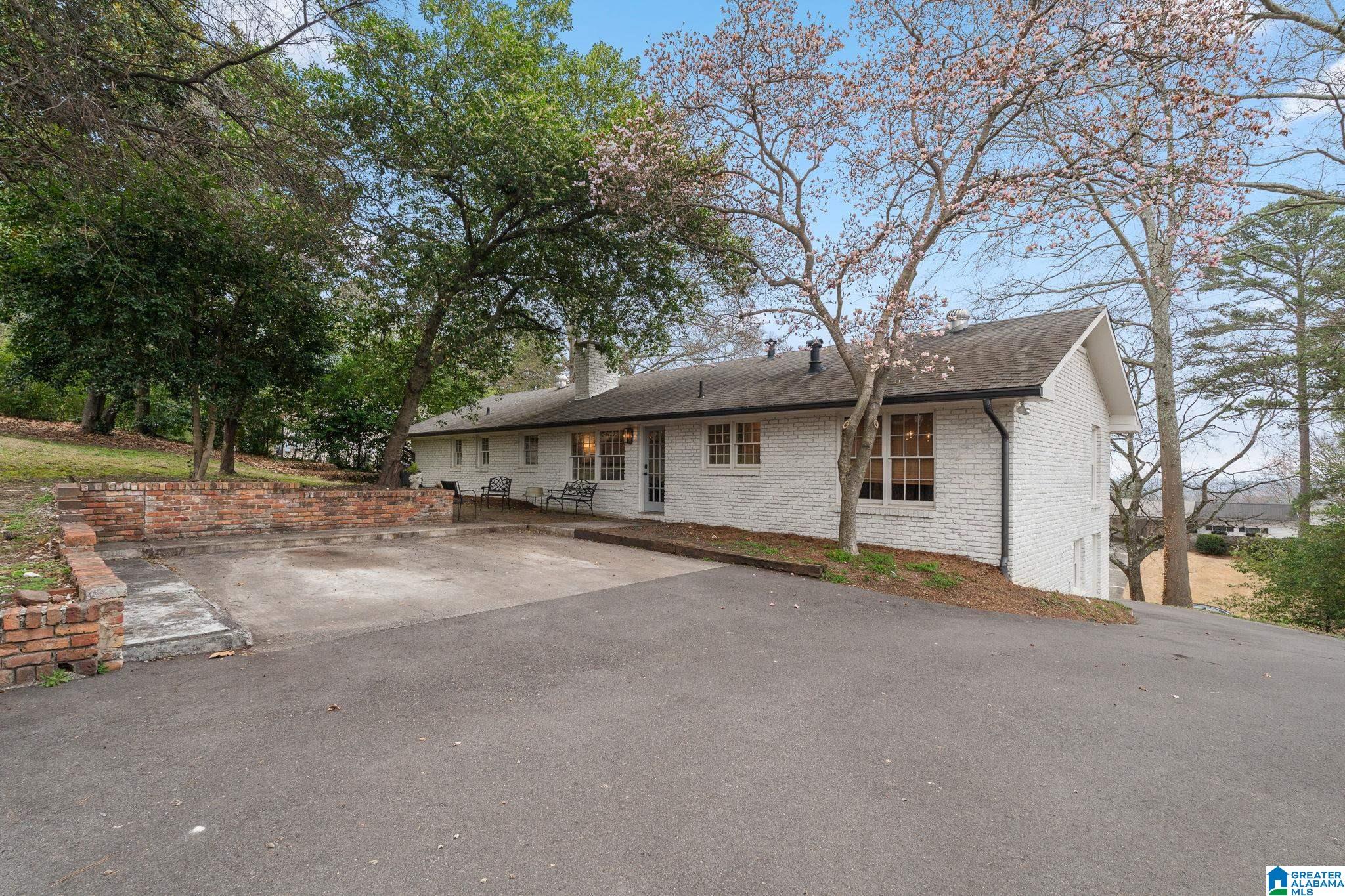 1008 VISTA CIRCLE