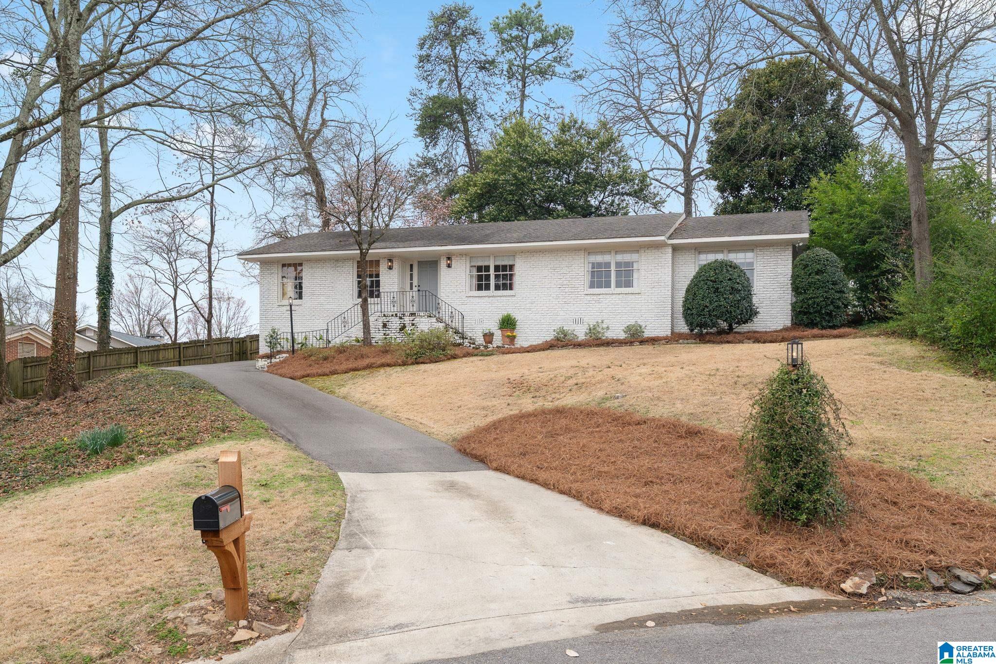 1008 VISTA CIRCLE
