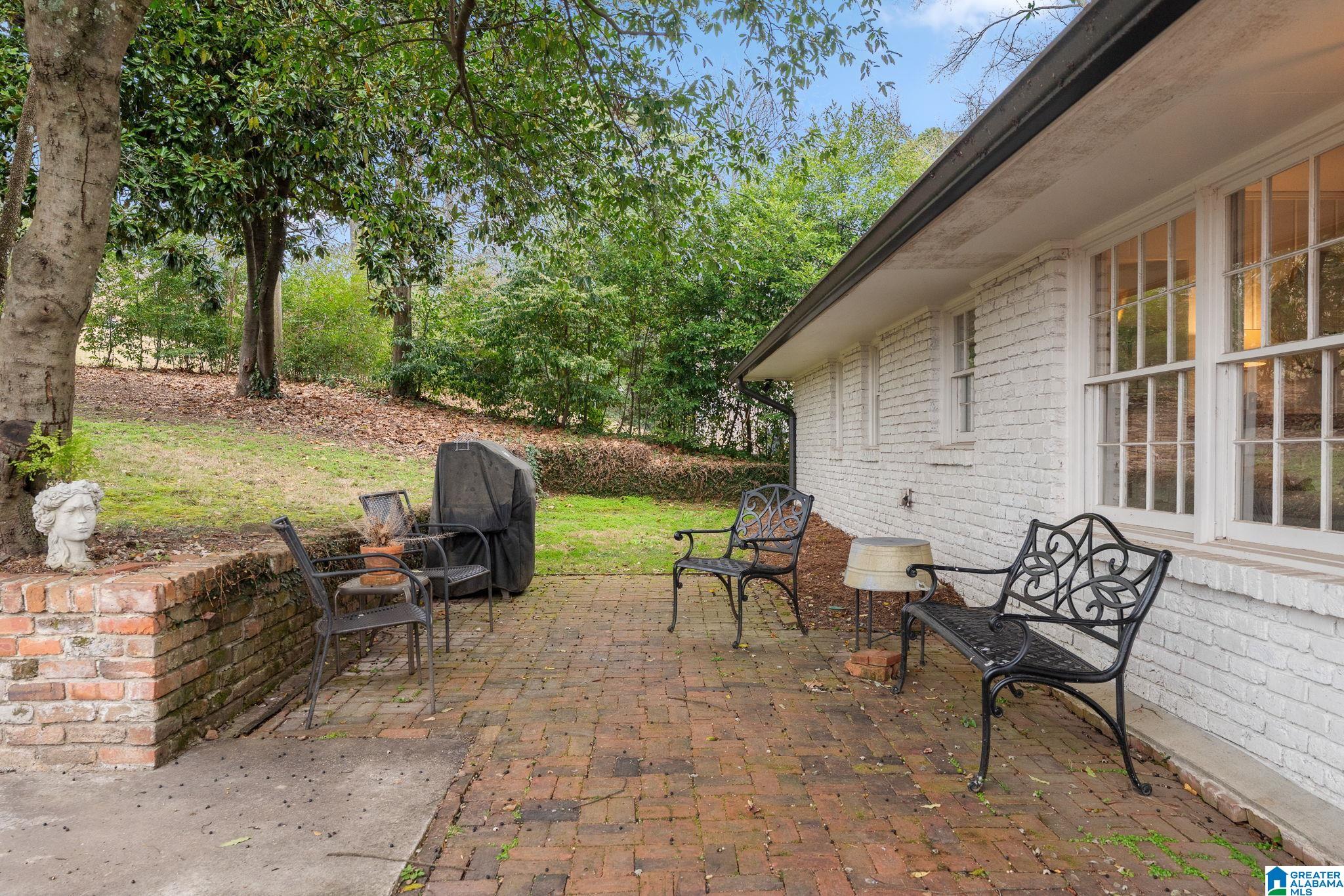 1008 VISTA CIRCLE