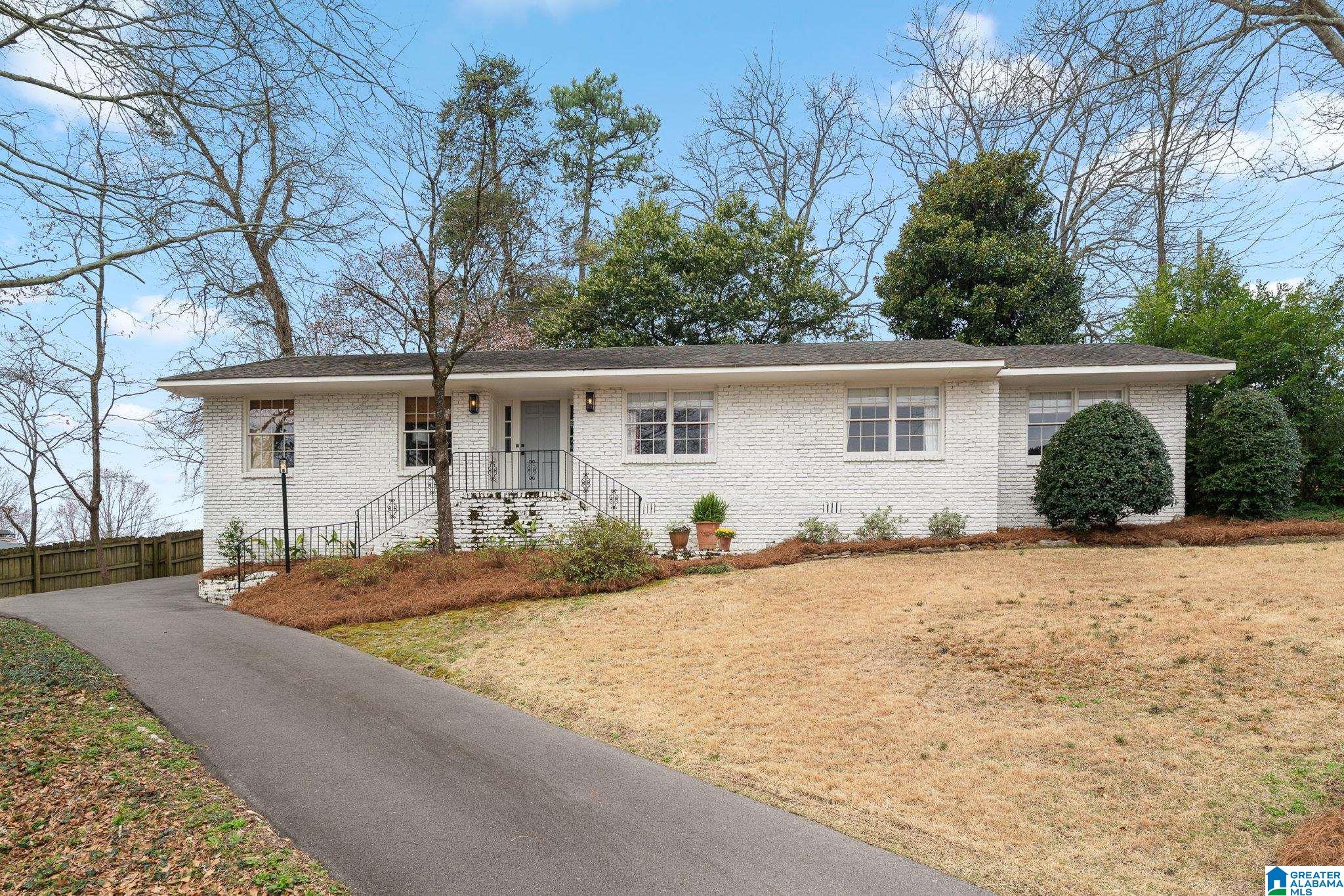1008 VISTA CIRCLE