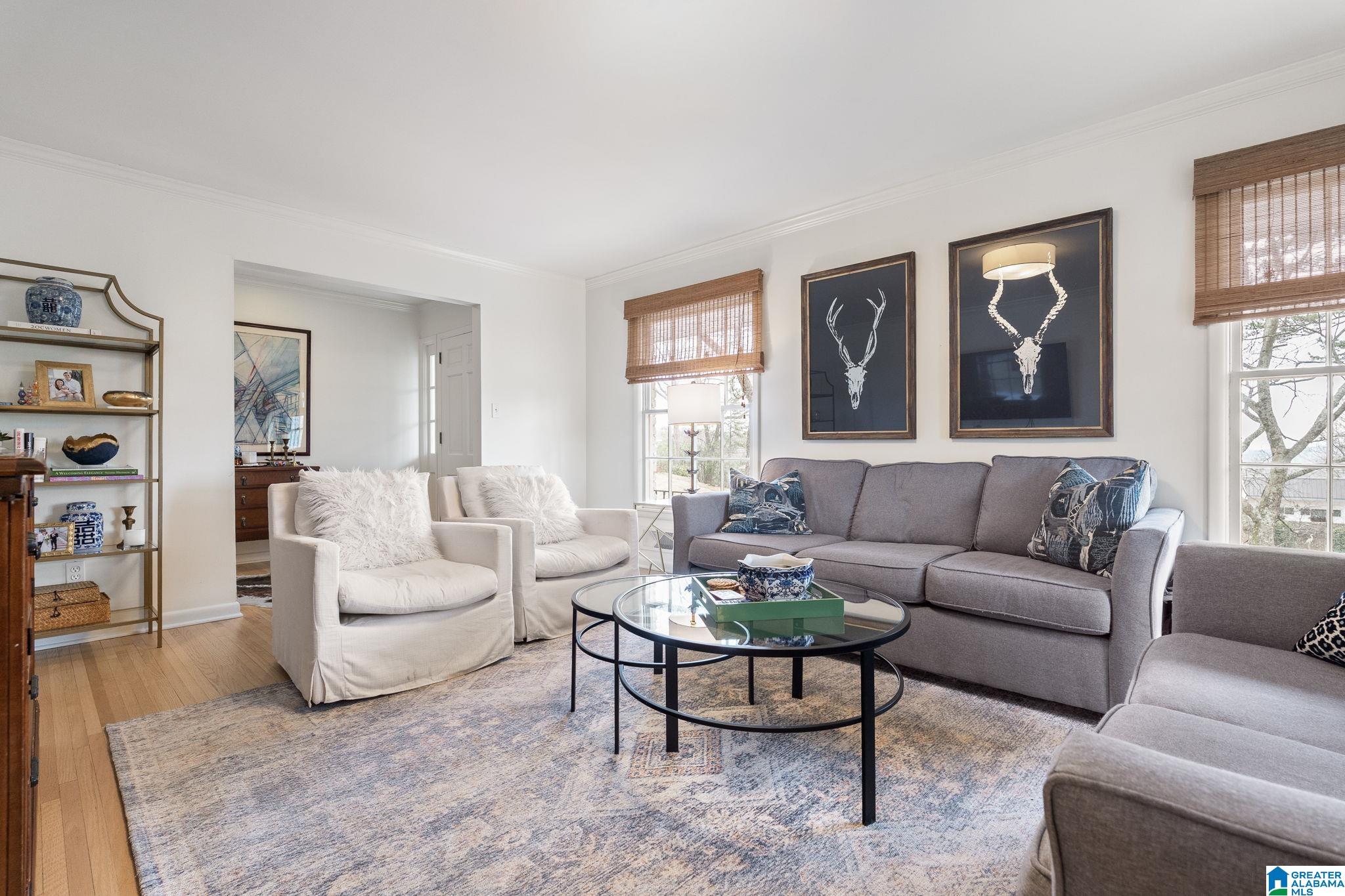 1008 VISTA CIRCLE