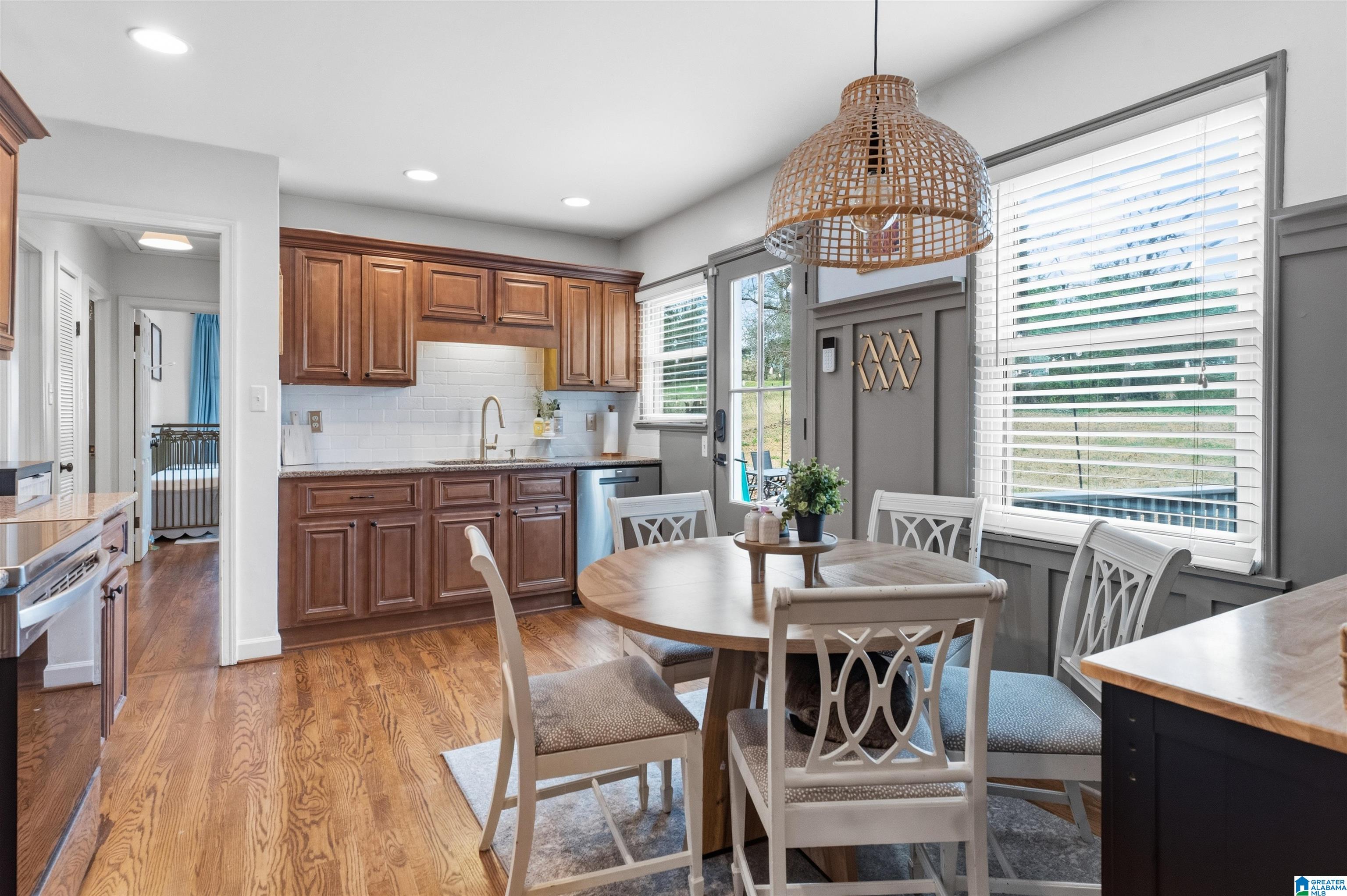 2125 BROOKVIEW DRIVE