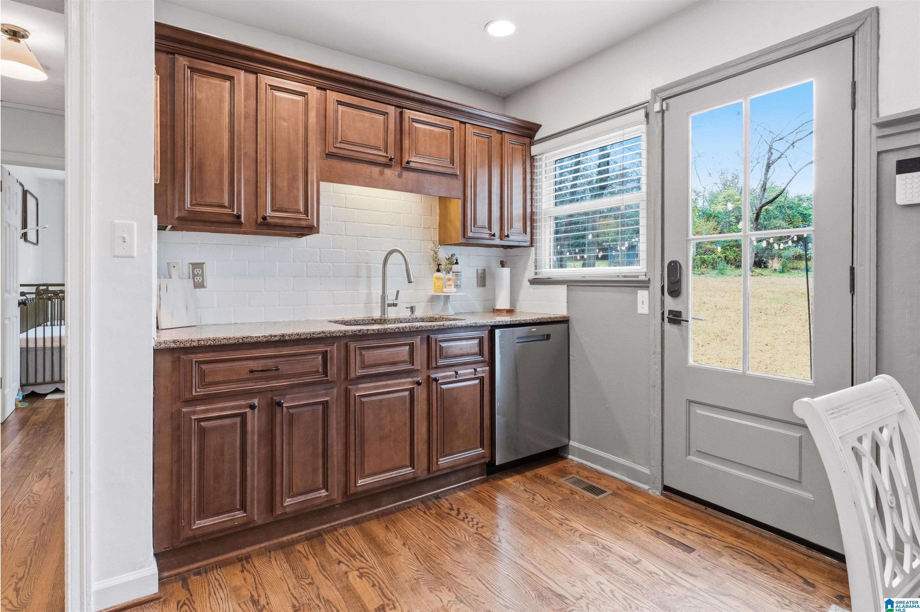 2125 BROOKVIEW DRIVE