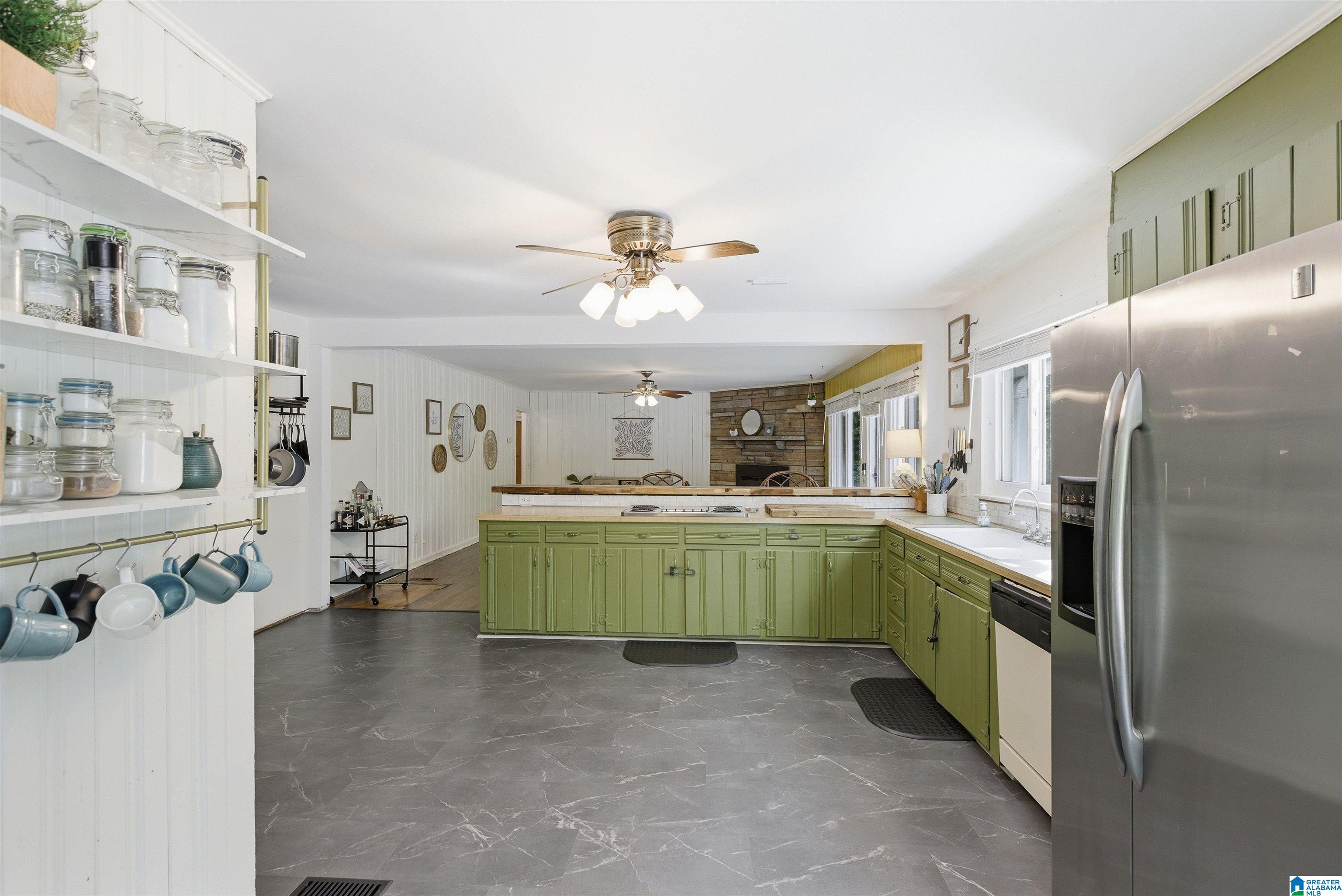 7061 MOUNTAIN VIEW LANE