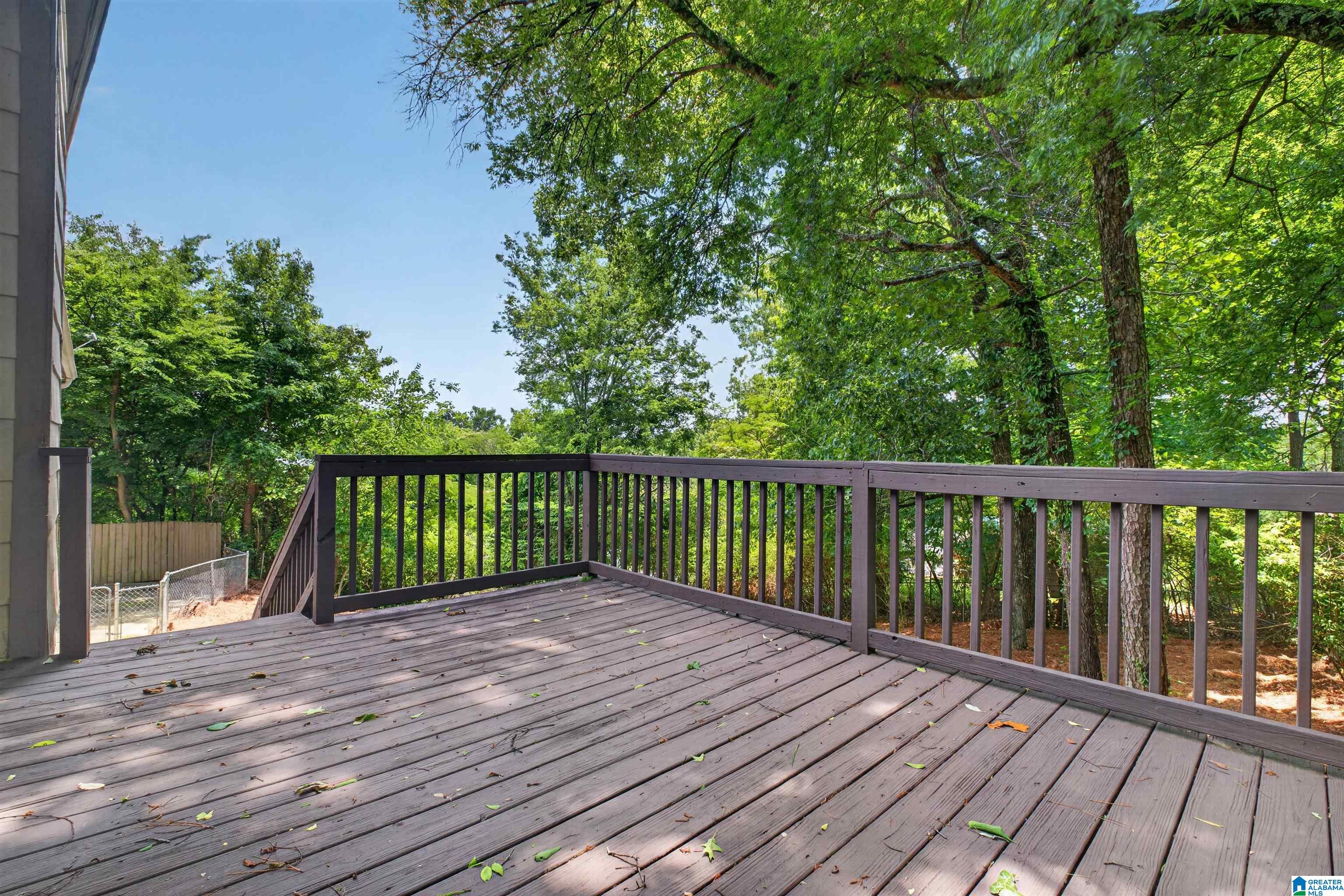 7 STONEVIEW TRAIL