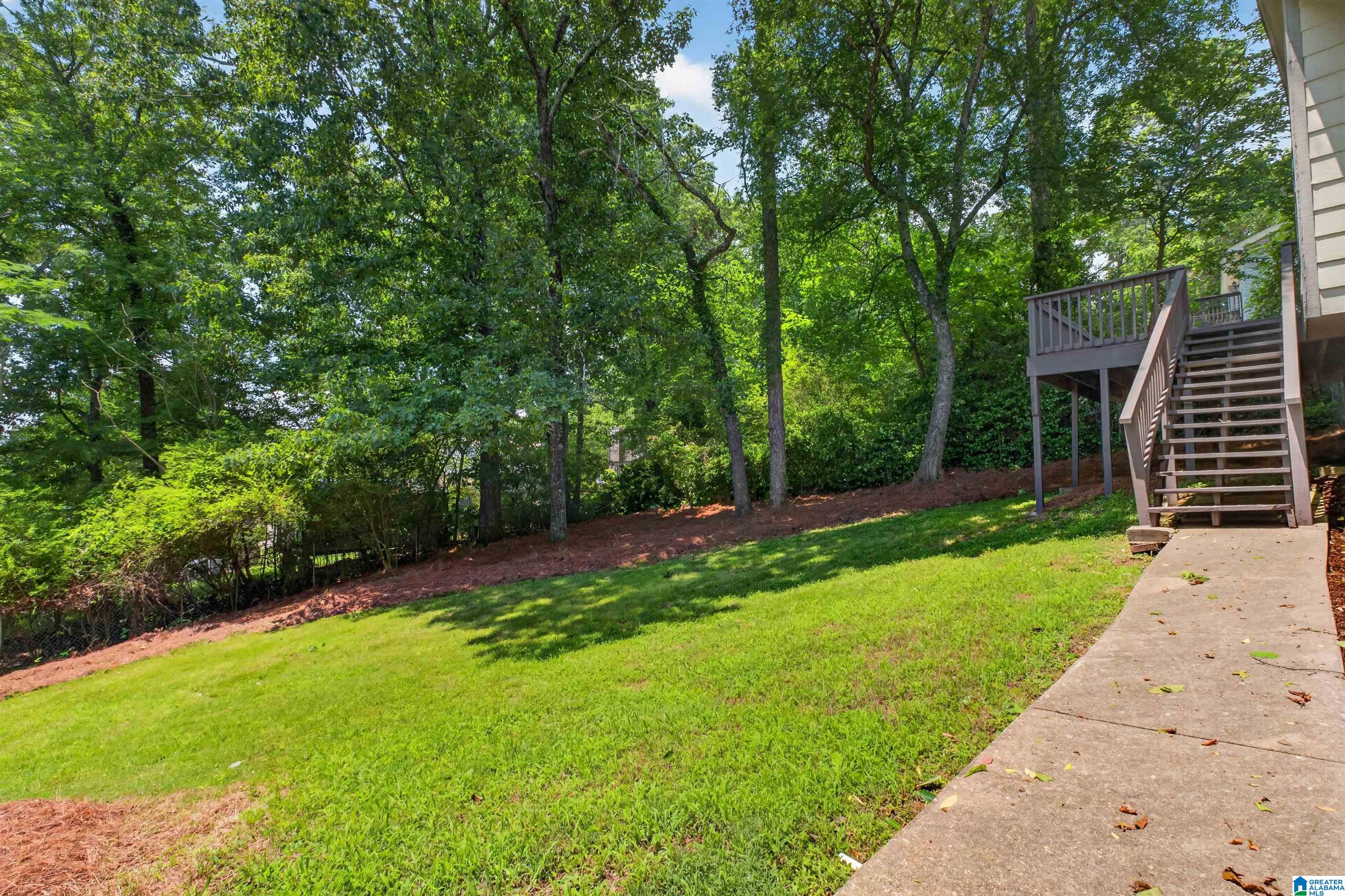 7 STONEVIEW TRAIL