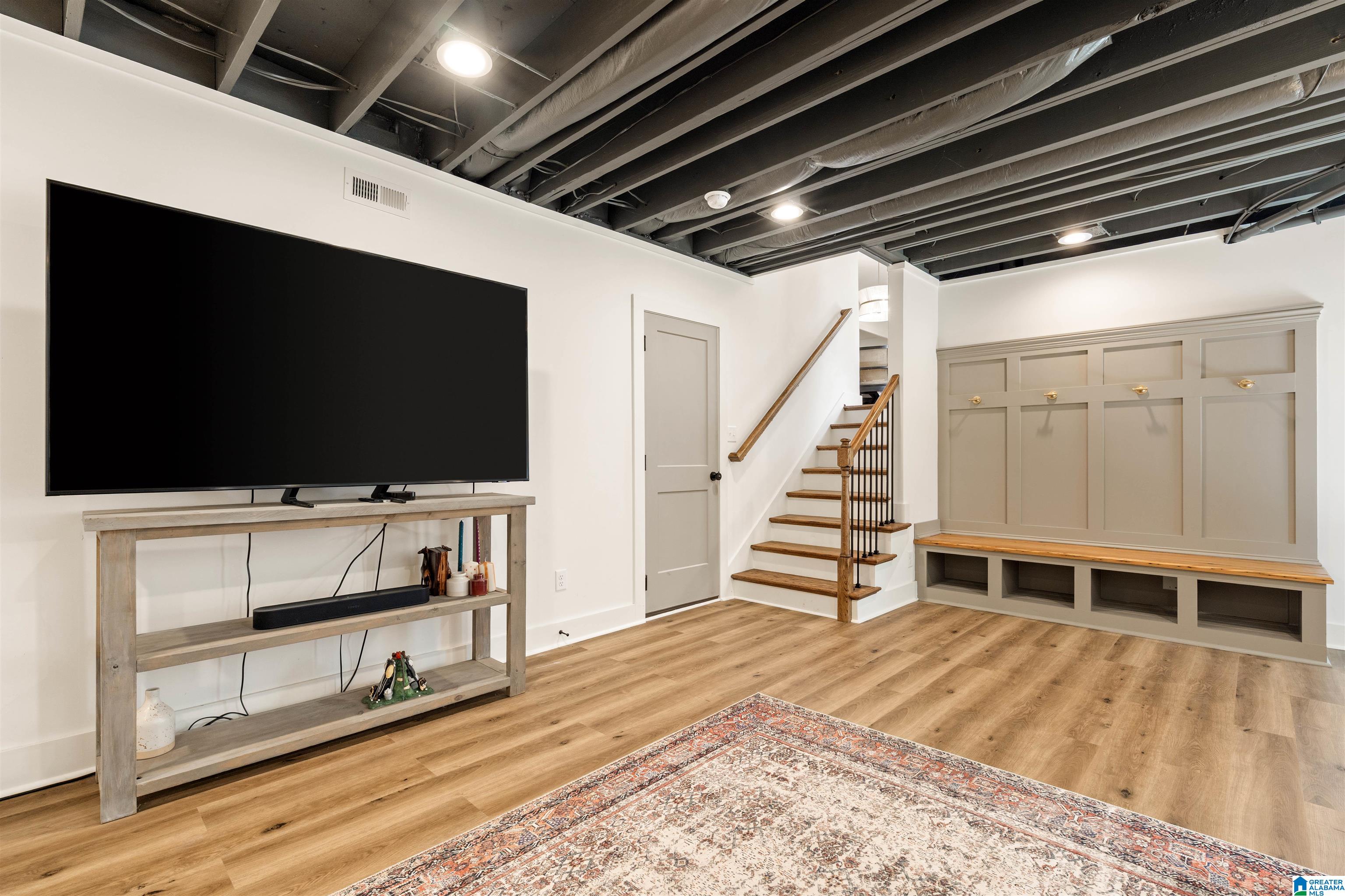 2295 WOODCREEK DRIVE
