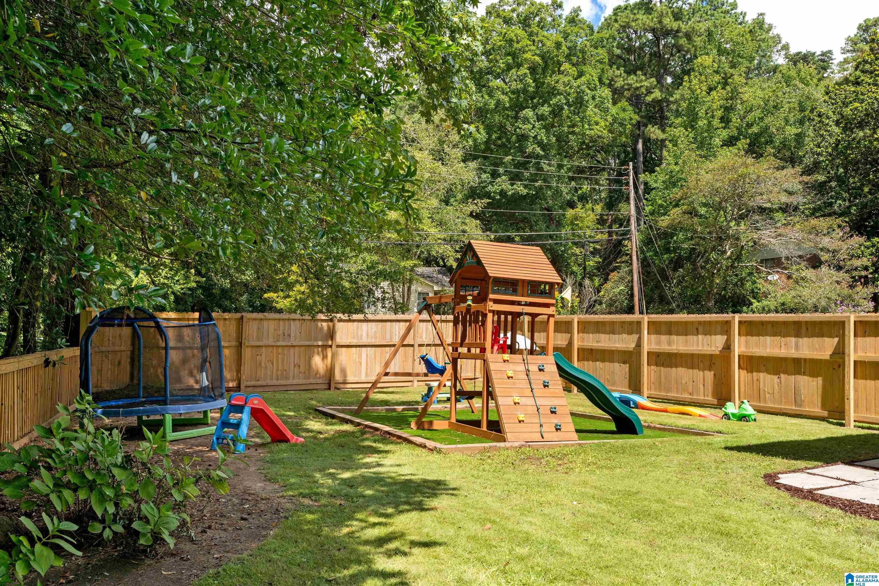 2295 WOODCREEK DRIVE