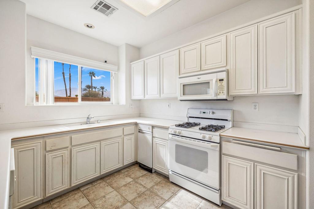 44920 Los Manos Drive