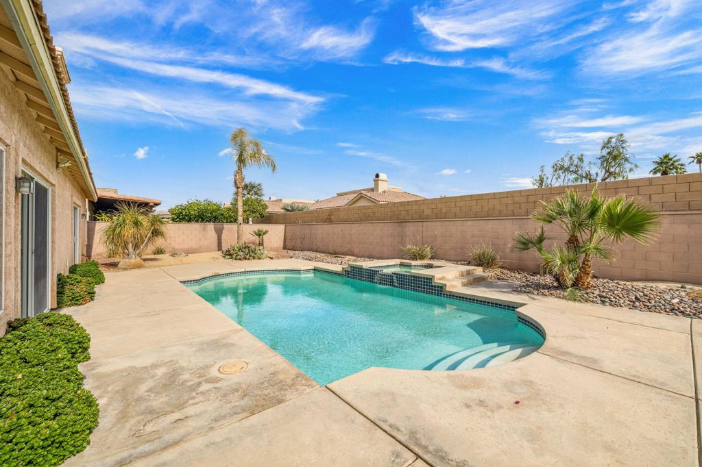 44920 Los Manos Drive