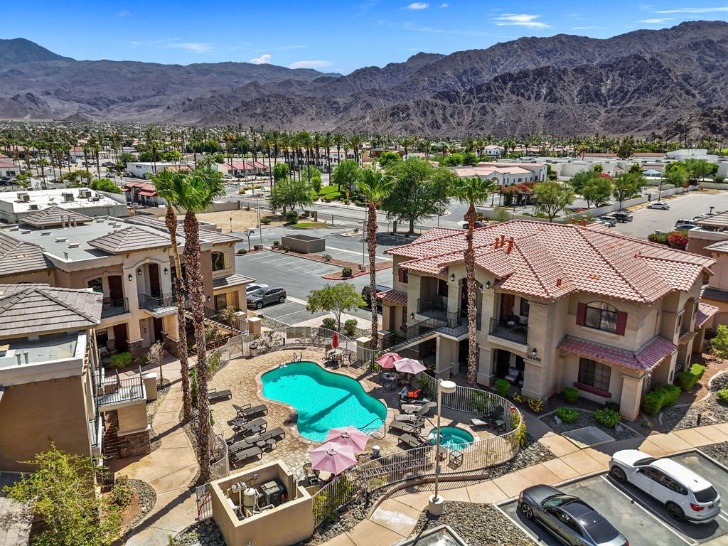 50700 Santa Rosa Plaza 1