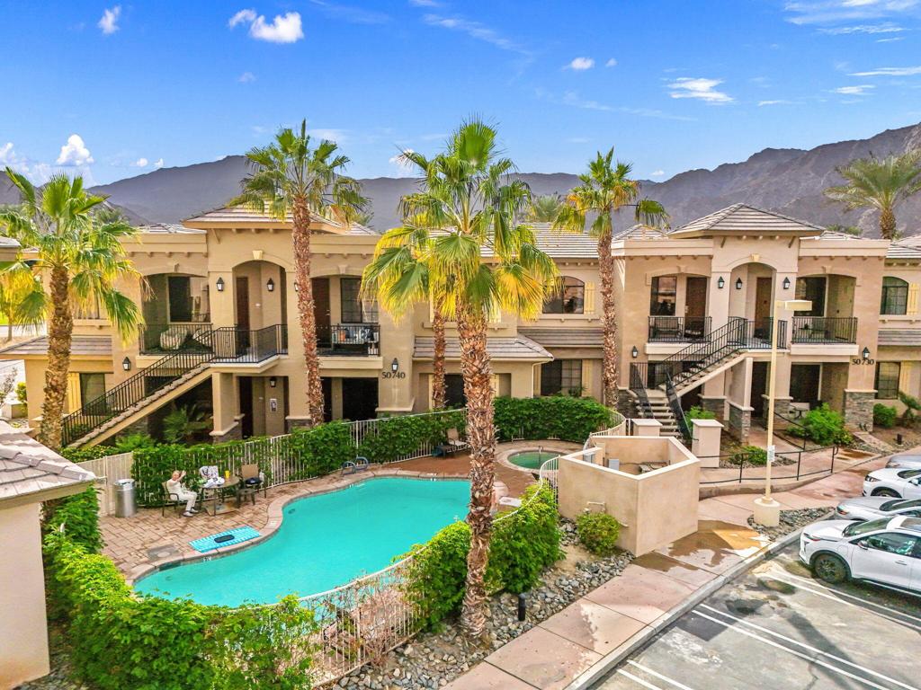 50700 Santa Rosa Plaza 1