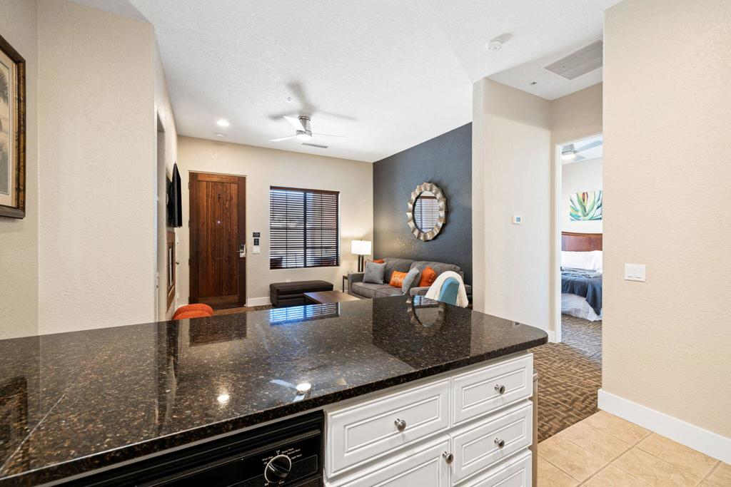 50700 Santa Rosa Plaza 1