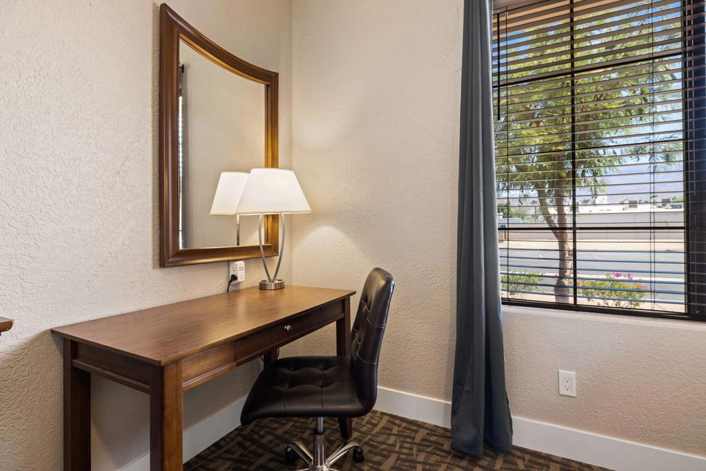 50700 Santa Rosa Plaza 1