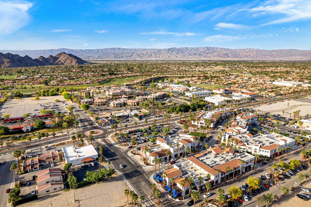 50700 Santa Rosa Plaza 1