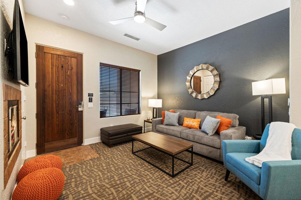 50700 Santa Rosa Plaza 1