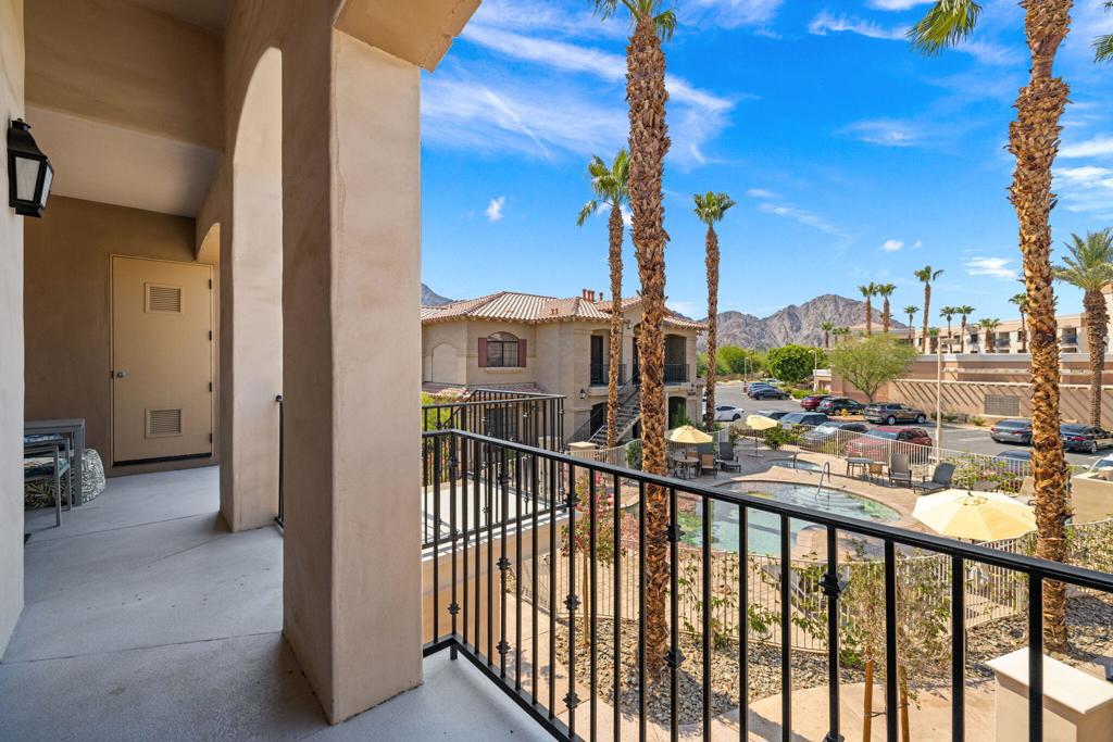 50700 Santa Rosa Plaza 7