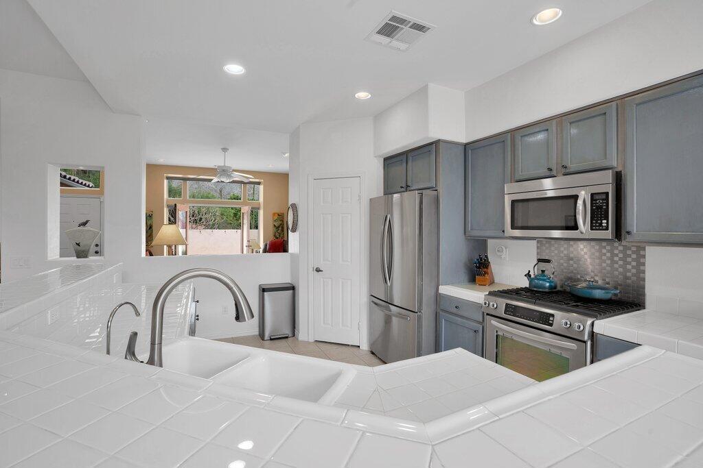 54100 Avenida Vallejo