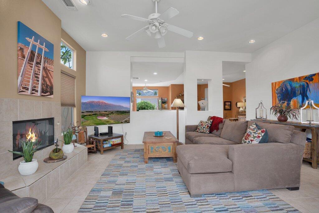 54100 Avenida Vallejo