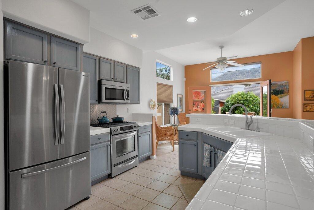 54100 Avenida Vallejo