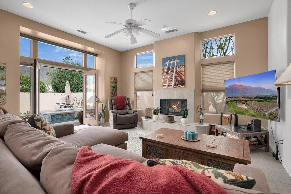 54100 Avenida Vallejo
