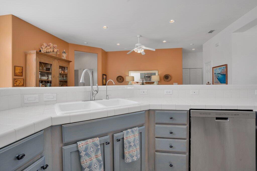 54100 Avenida Vallejo