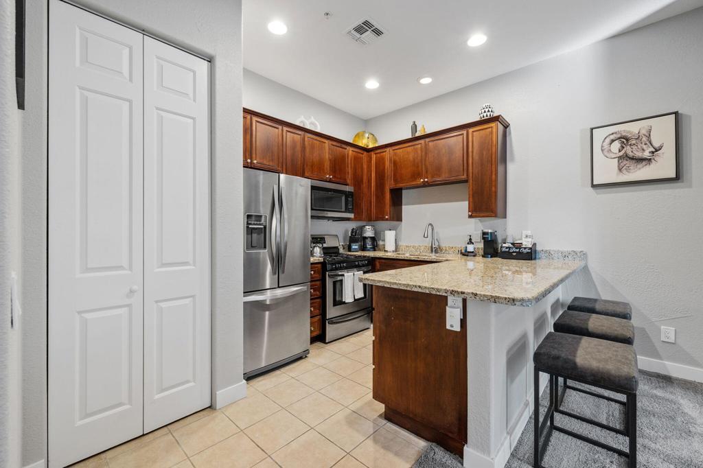 50590 Santa Rosa Plaza 1