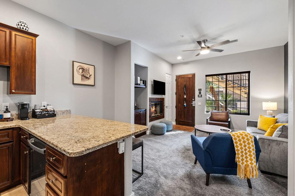 50590 Santa Rosa Plaza 1